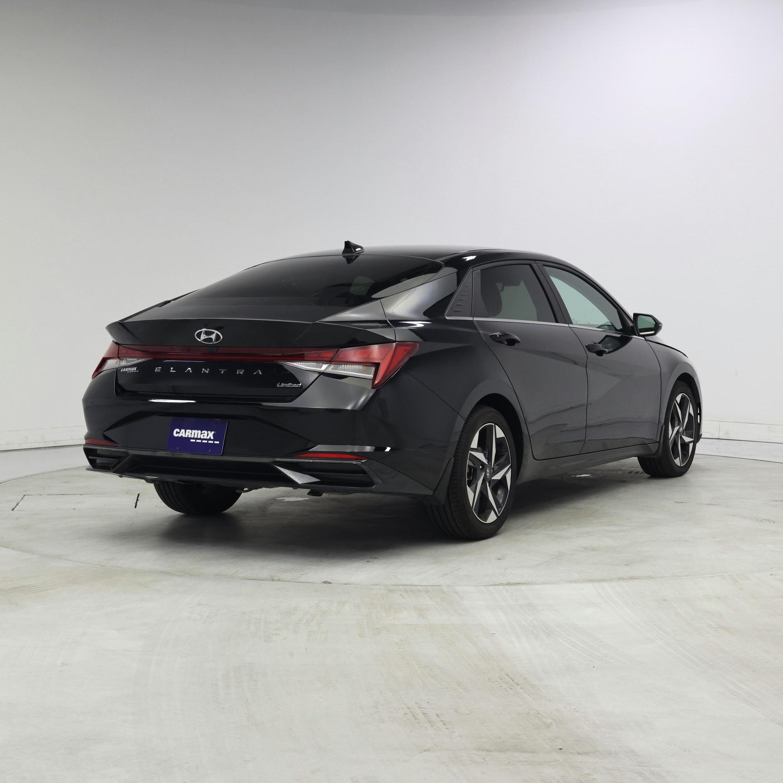Thumbnail: 2023 Hyundai Elantra - 8