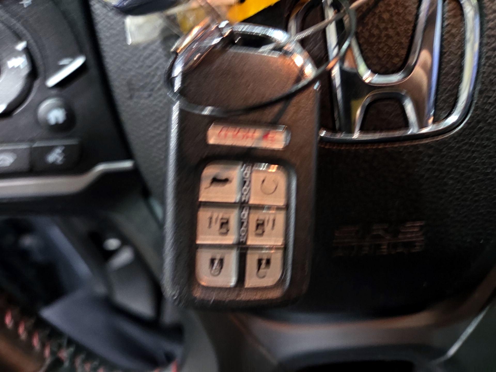 Thumbnail: 2023 Honda Odyssey - 16