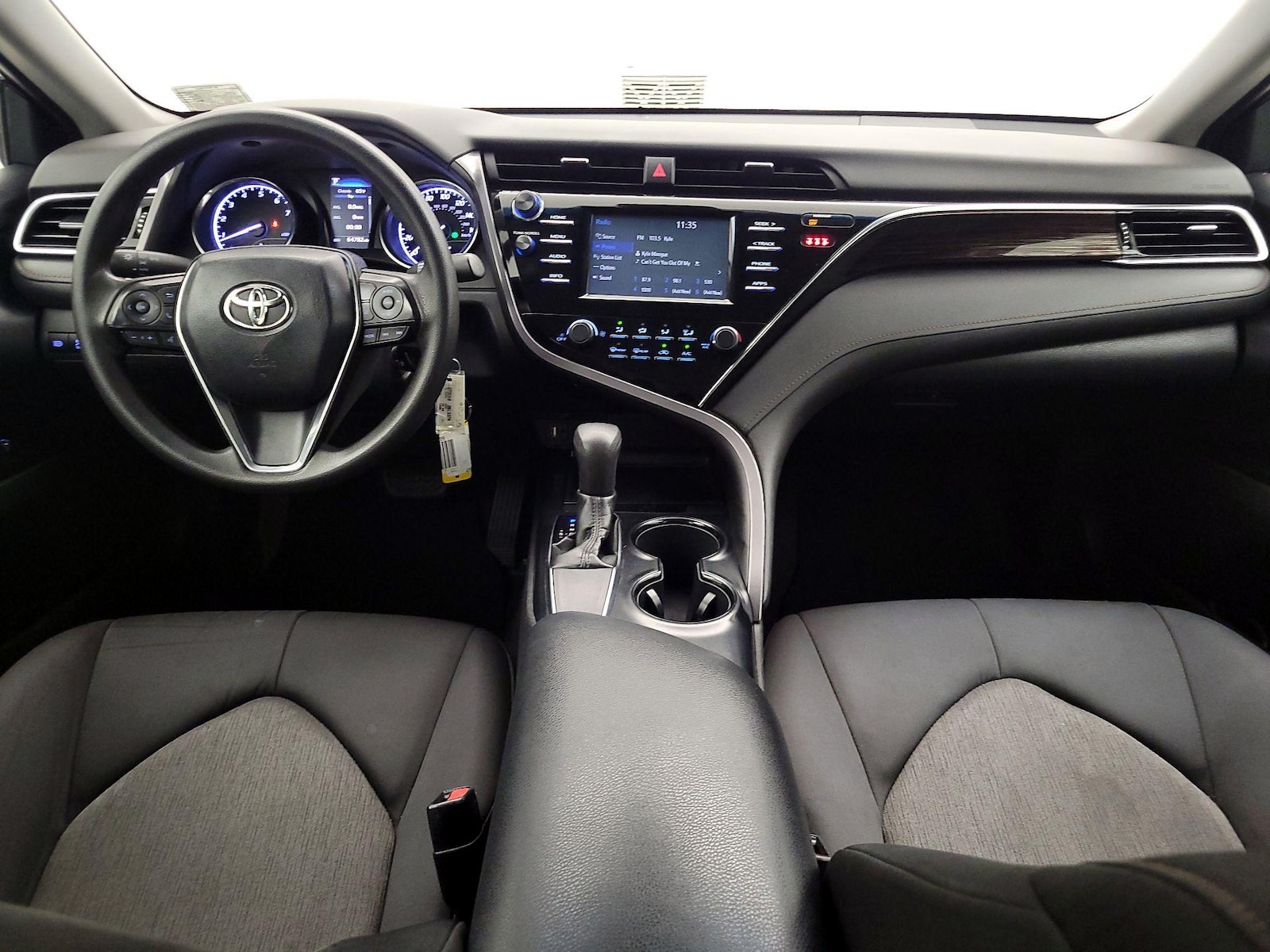 2018 Toyota Camry LE - Photo 10