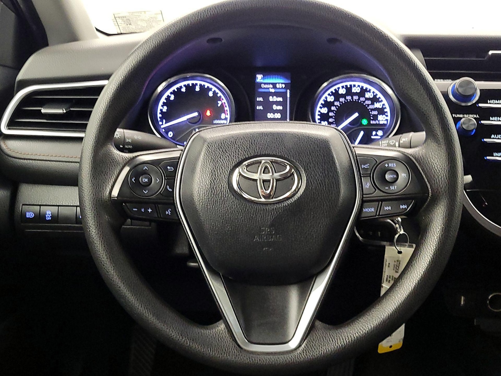 2018 Toyota Camry LE - Photo 11