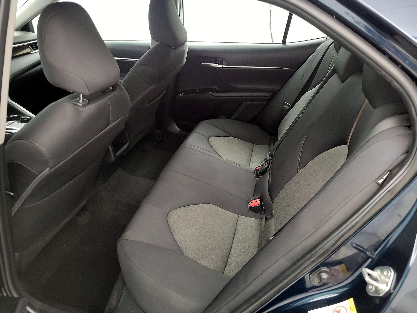 2018 Toyota Camry LE - Photo 19