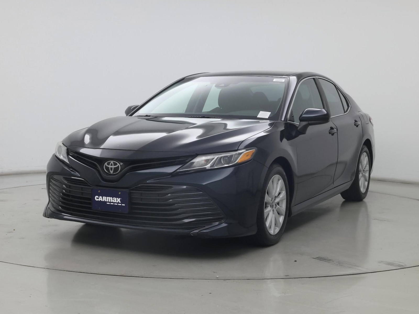 2018 Toyota Camry LE - Photo 5