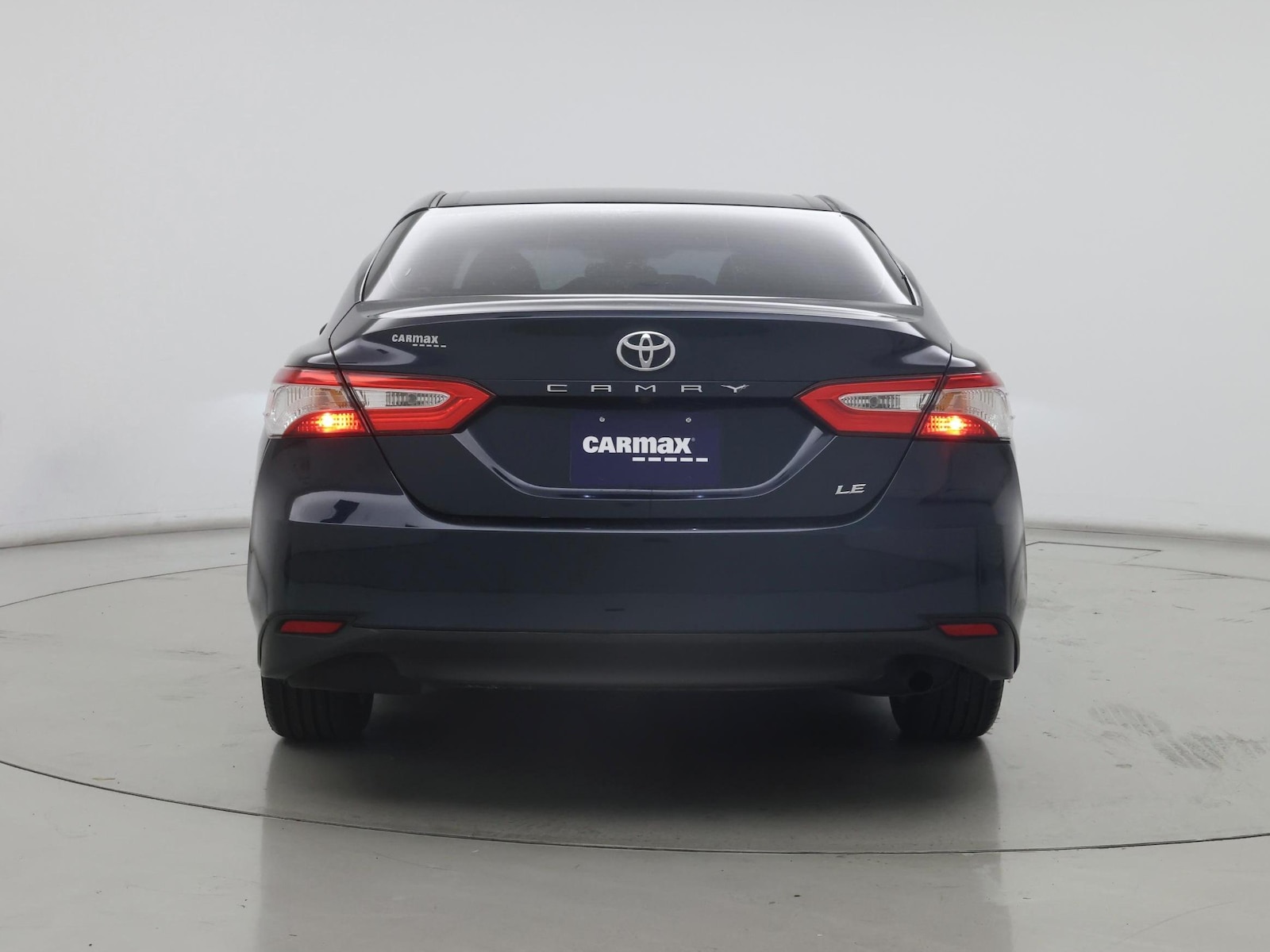 2018 Toyota Camry LE - Photo 7