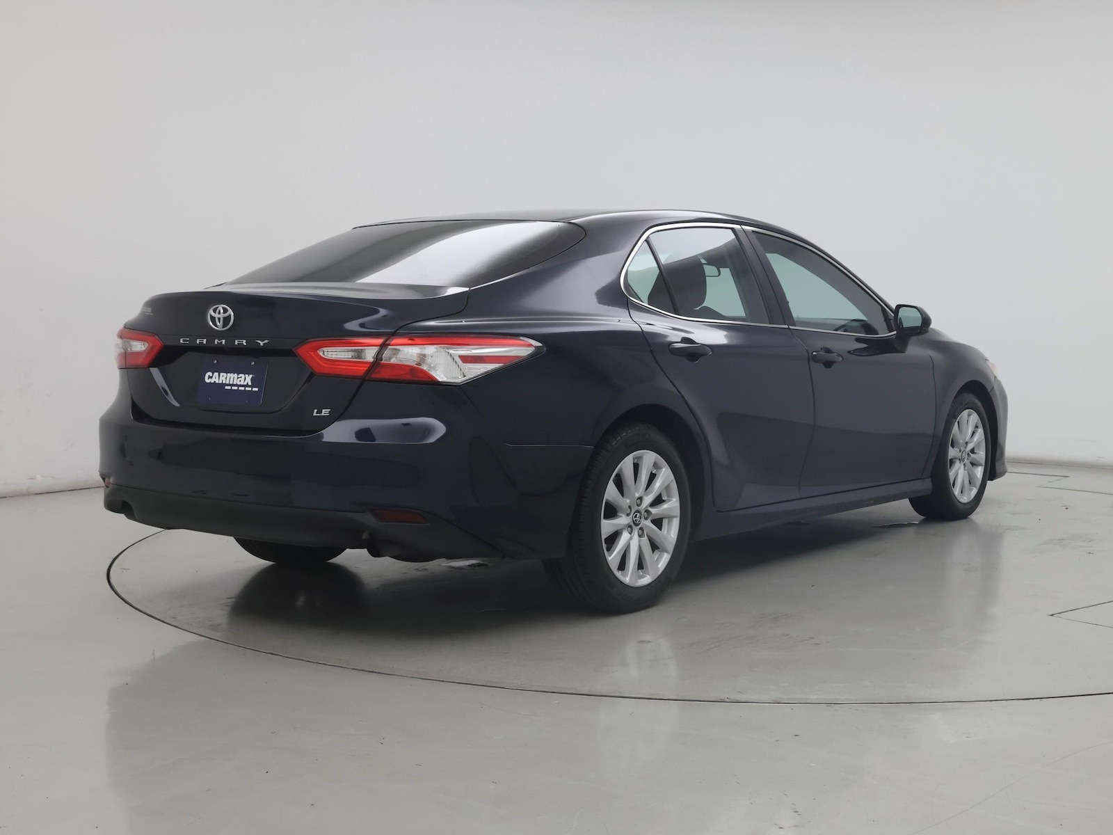 2018 Toyota Camry LE - Photo 9