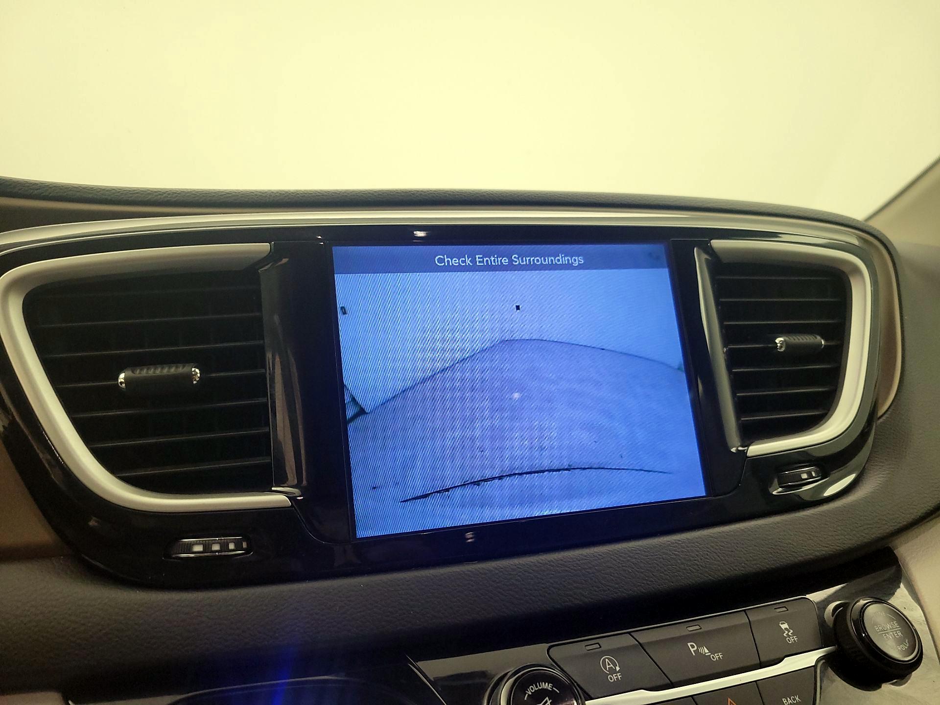 Thumbnail: 2017 Chrysler Pacifica - 14