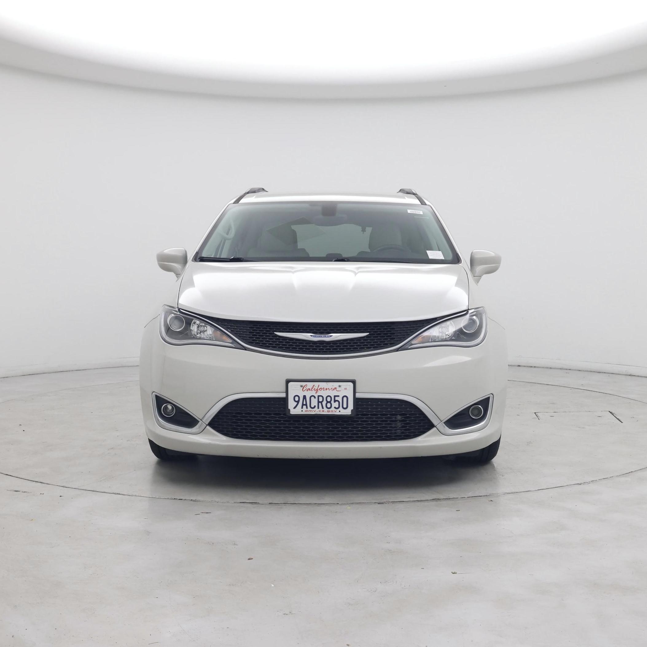 Thumbnail: 2017 Chrysler Pacifica - 5