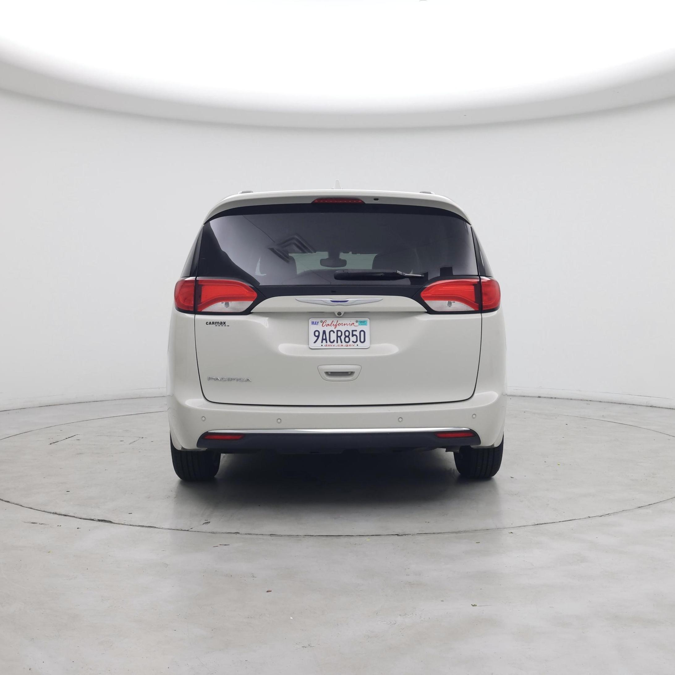 Thumbnail: 2017 Chrysler Pacifica - 6