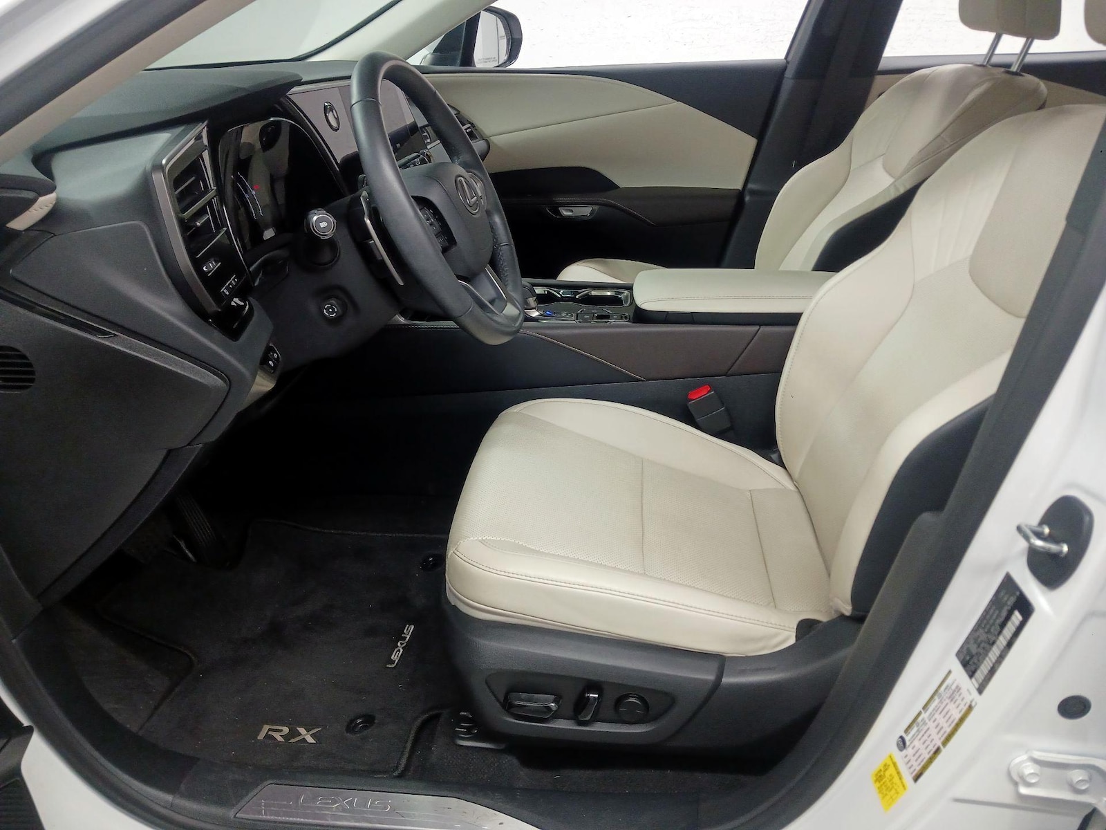 2024 Lexus RX 350 - Photo 12
