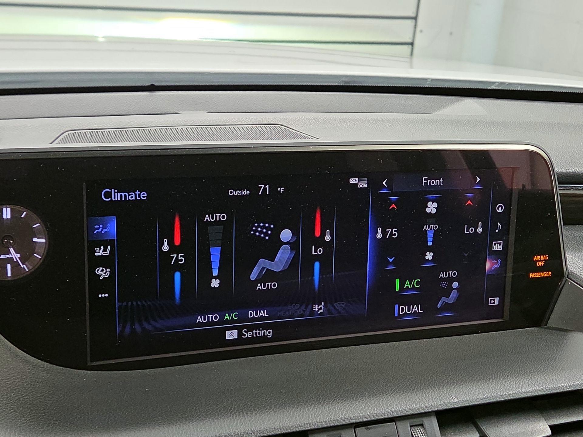 Thumbnail: 2019 Lexus ES - 17