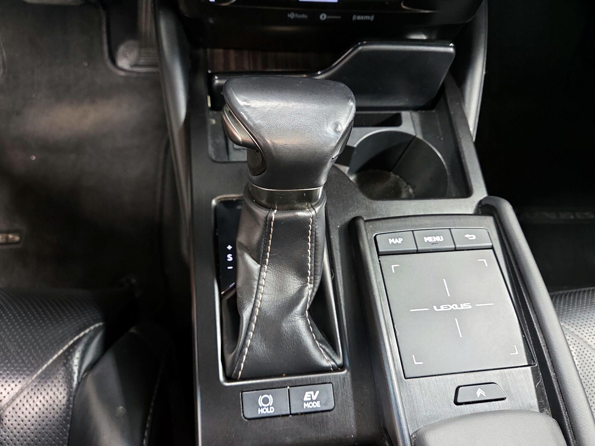 Thumbnail: 2019 Lexus ES - 18