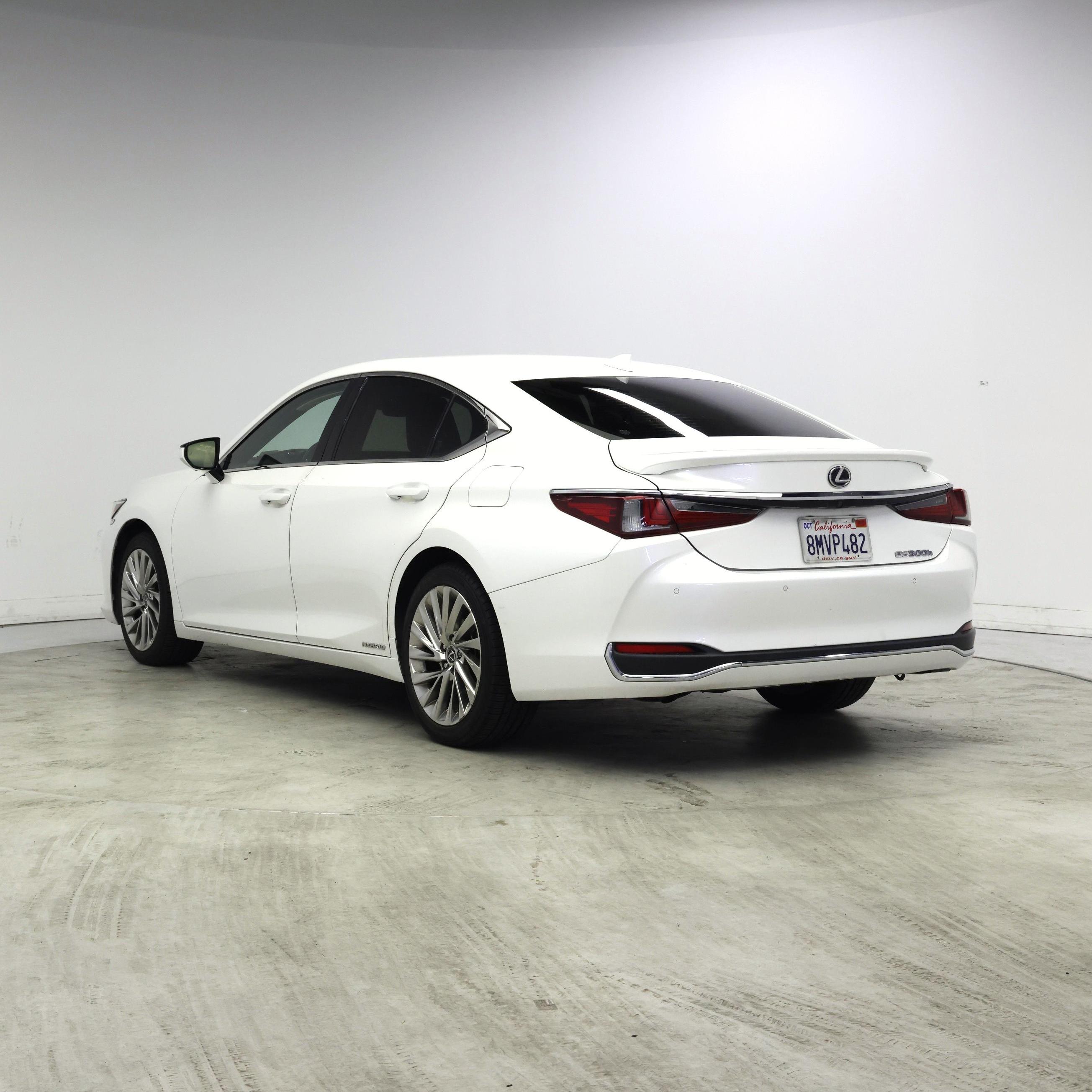 Thumbnail: 2019 Lexus ES - 2