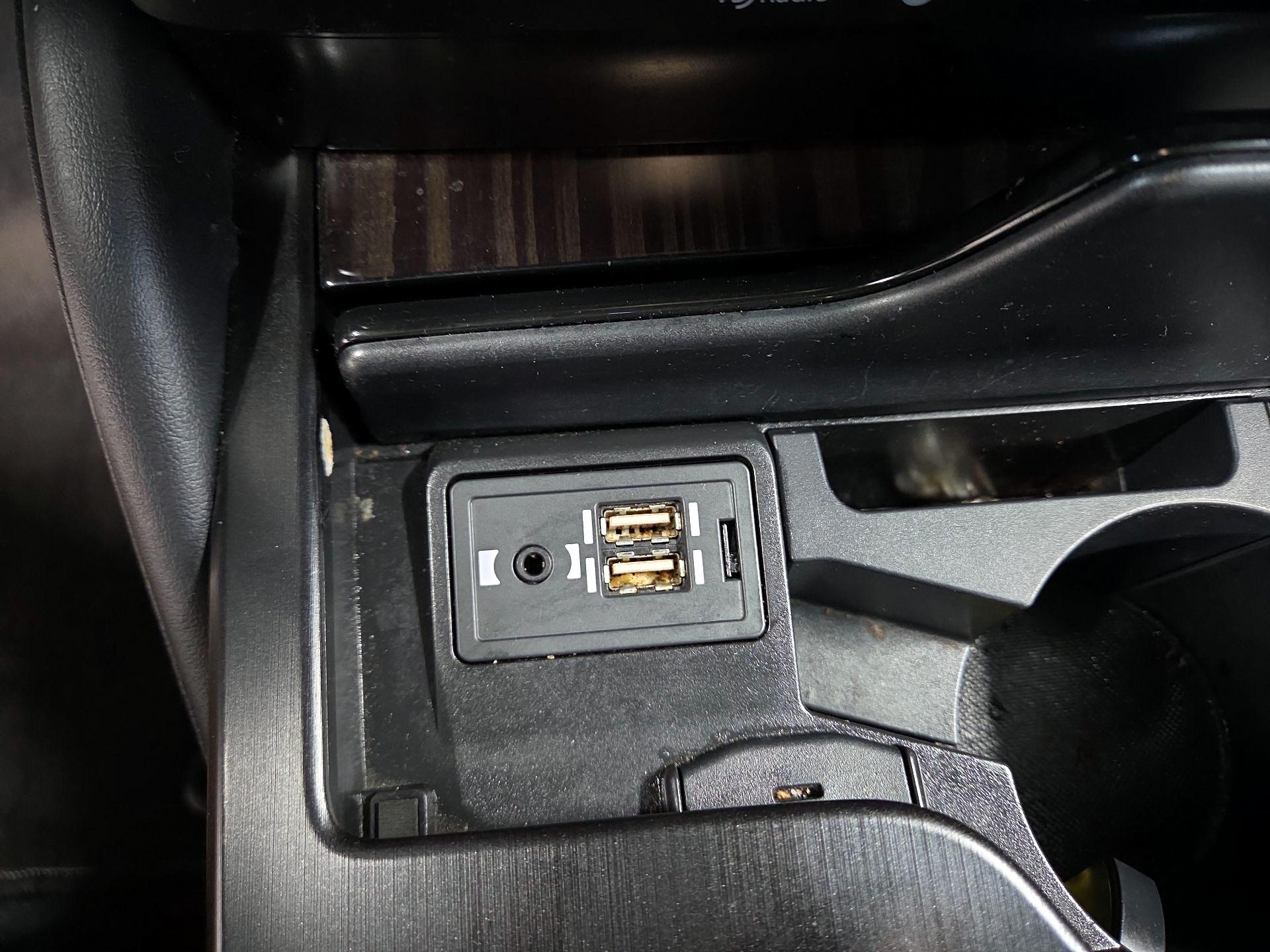 Thumbnail: 2019 Lexus ES - 19