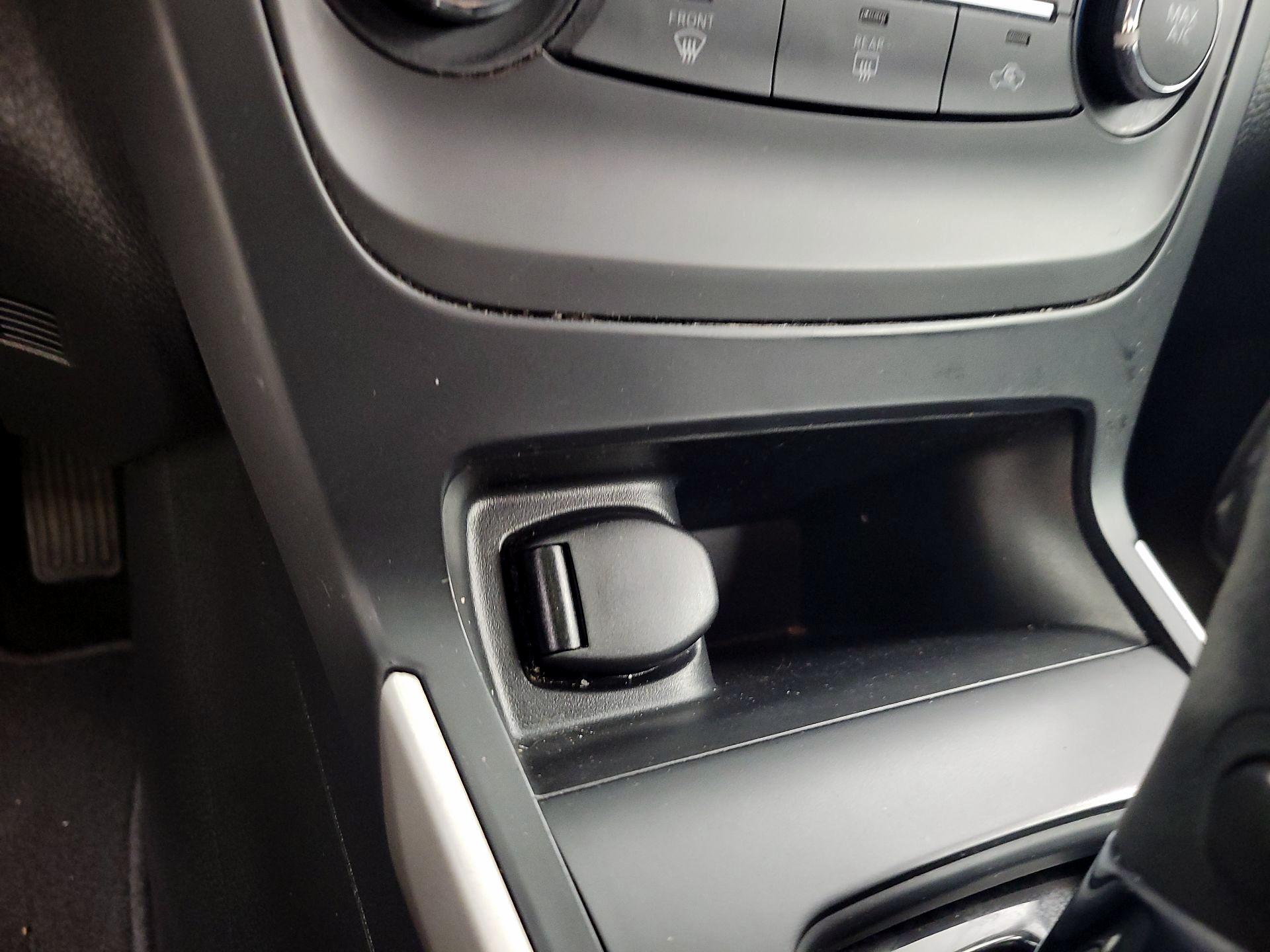 Thumbnail: 2019 Nissan Sentra - 18