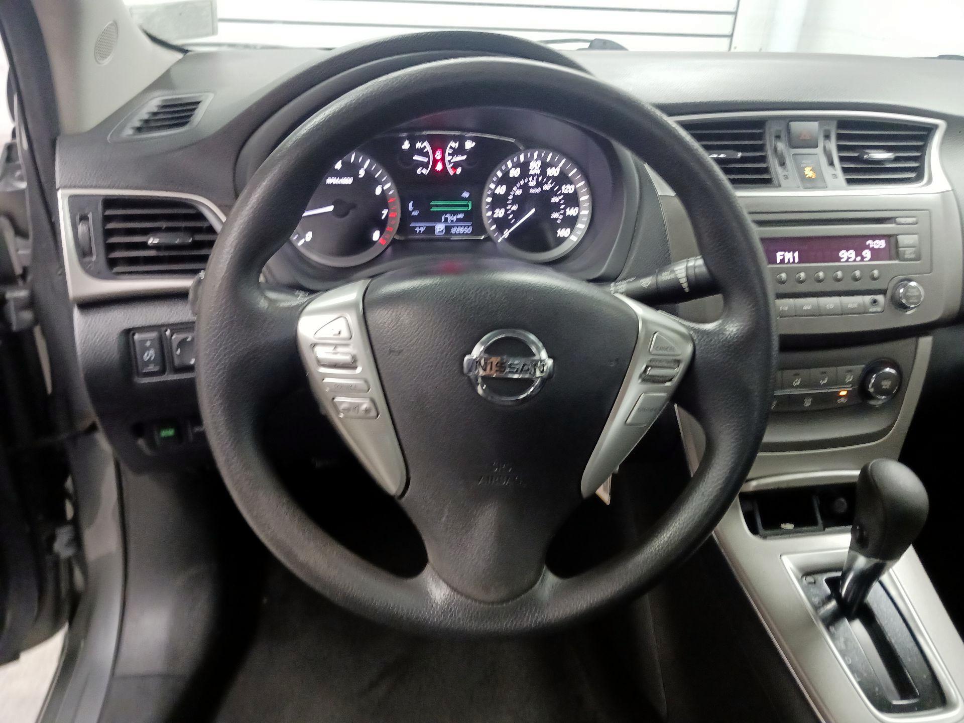 Thumbnail: 2014 Nissan Sentra - 10