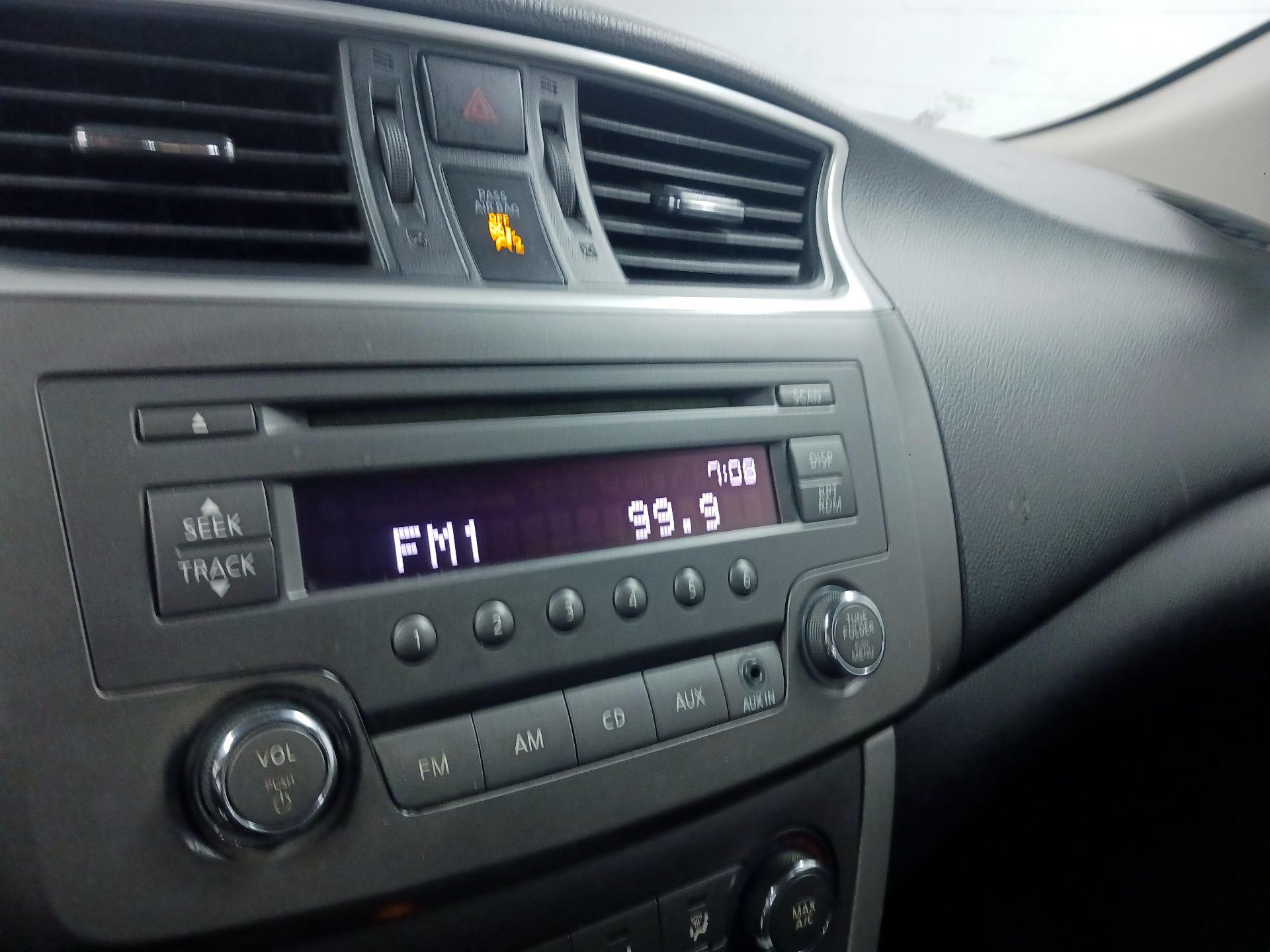 Thumbnail: 2014 Nissan Sentra - 13