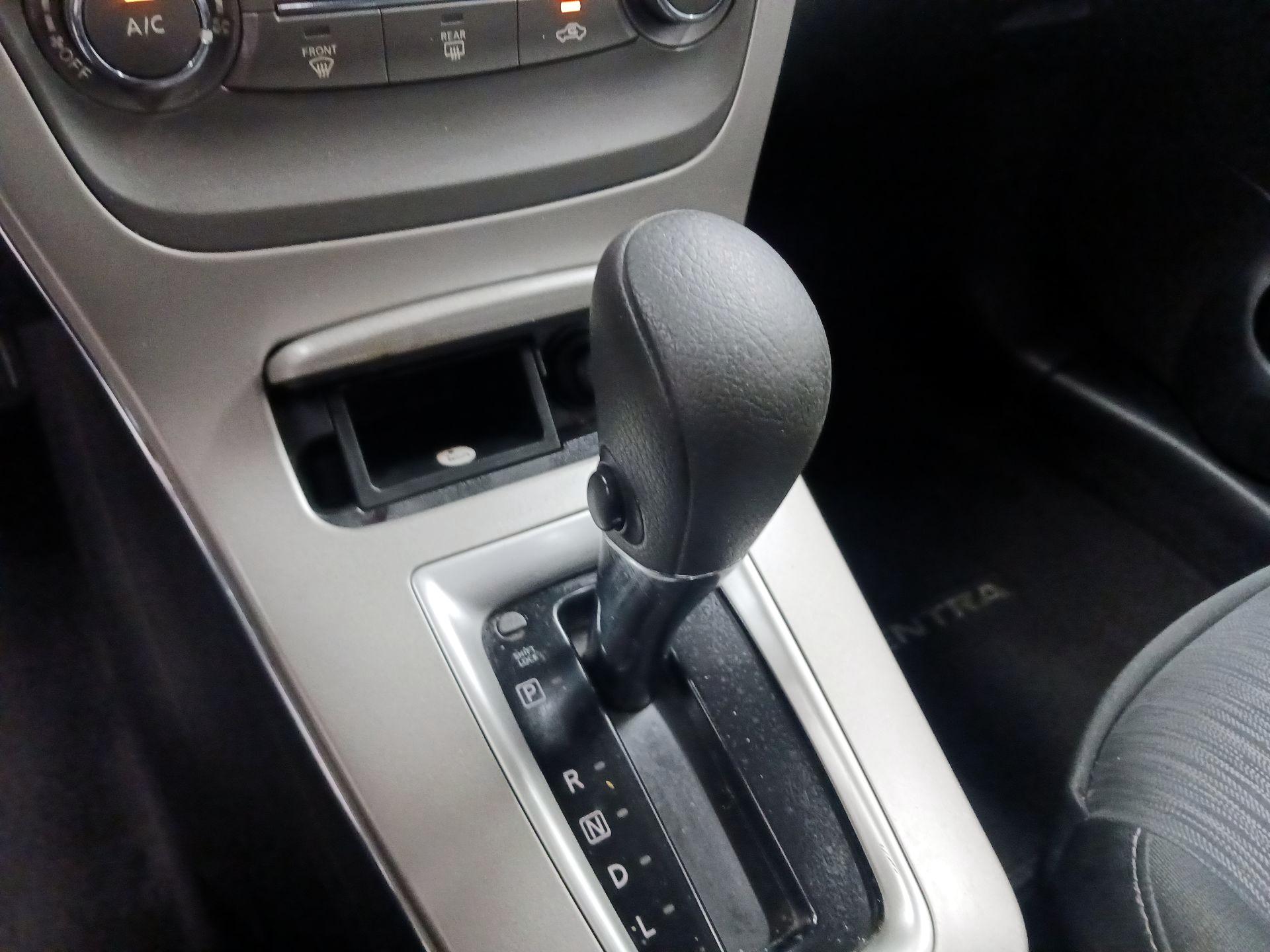 Thumbnail: 2014 Nissan Sentra - 15