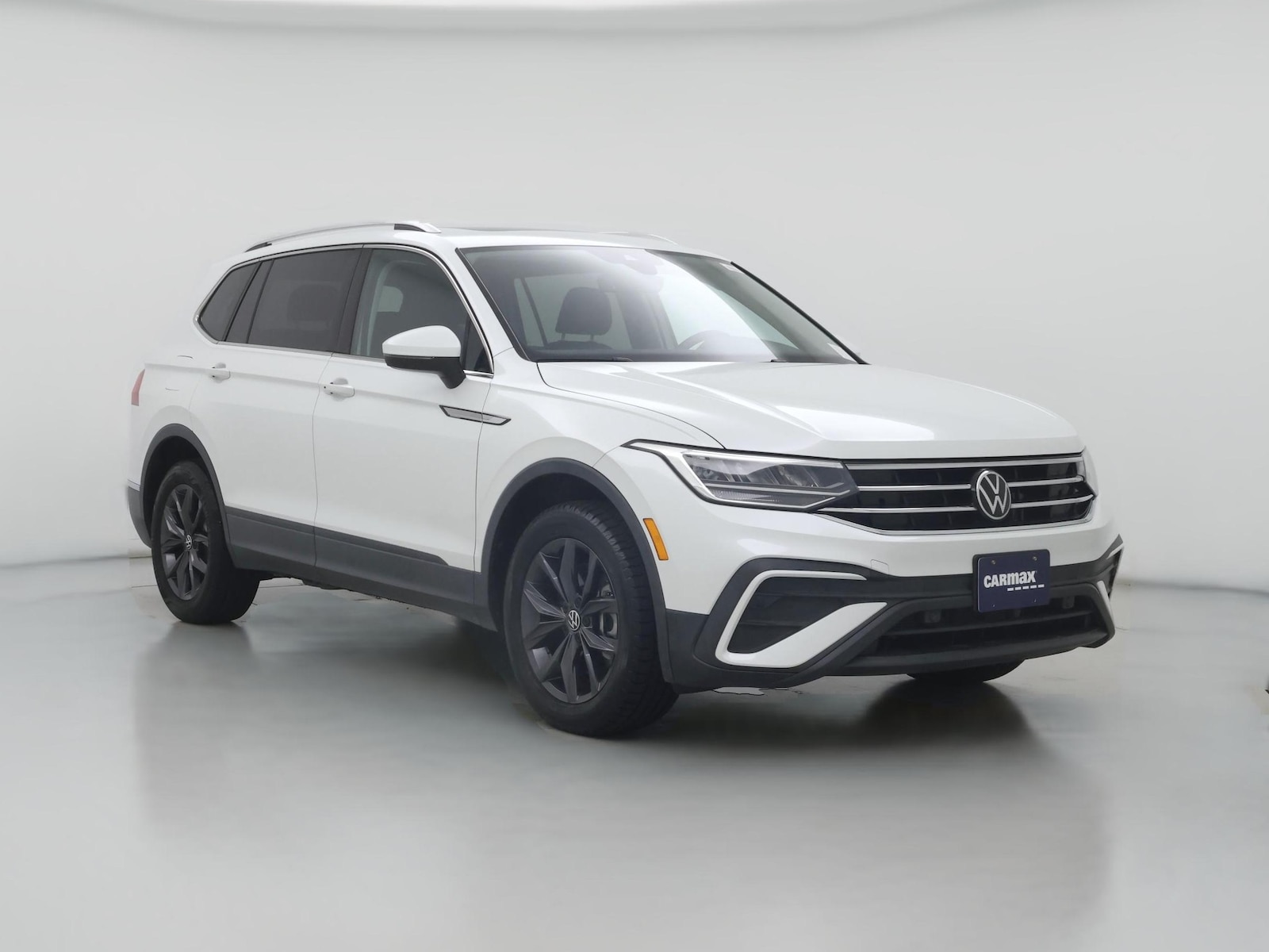 2023 Volkswagen Tiguan SE - Photo 1