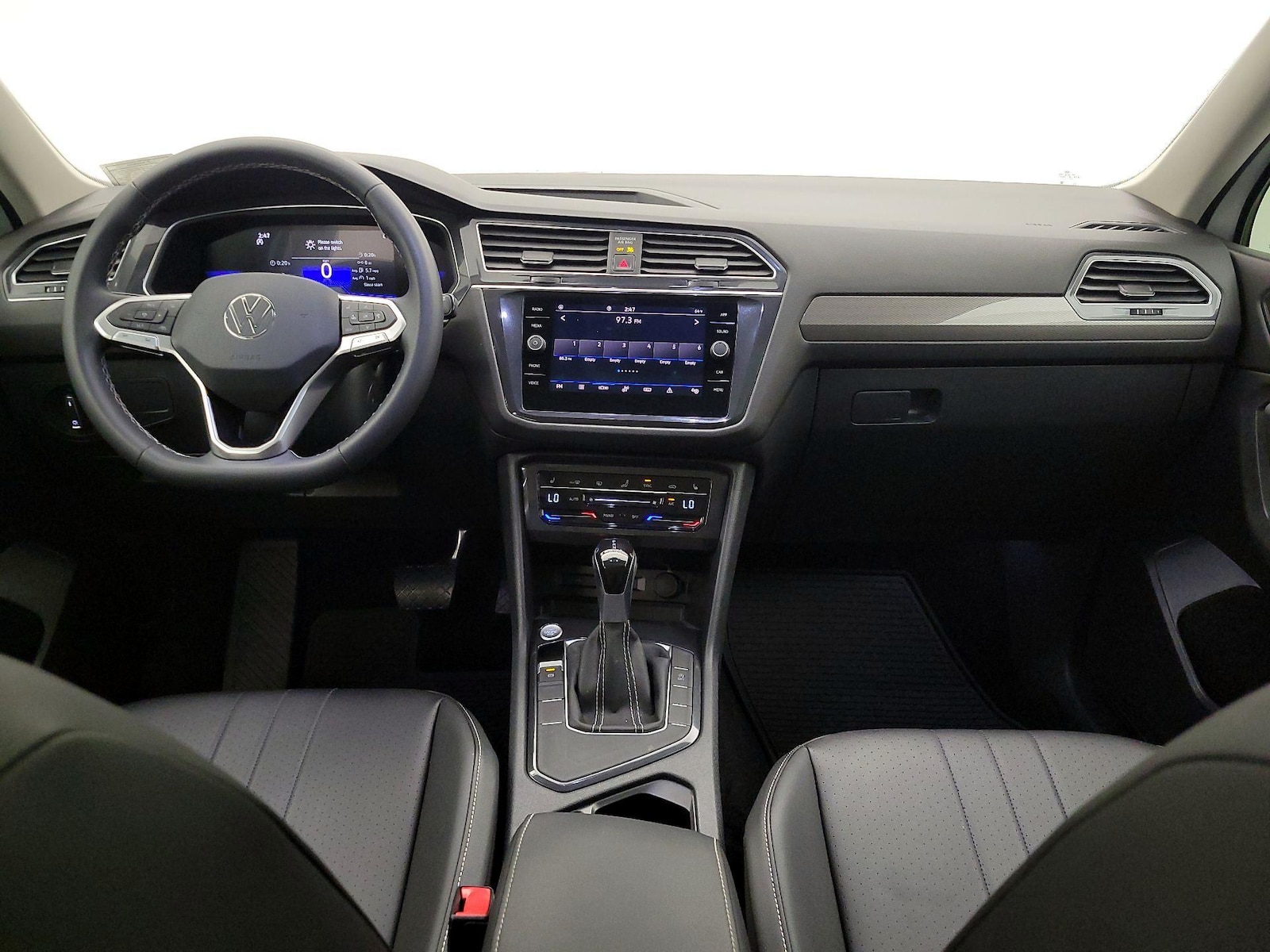 2023 Volkswagen Tiguan SE - Photo 10