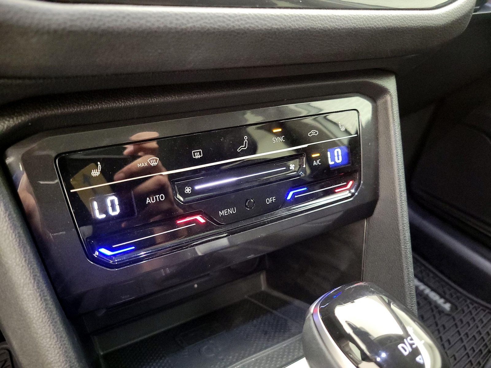 2023 Volkswagen Tiguan SE - Photo 17