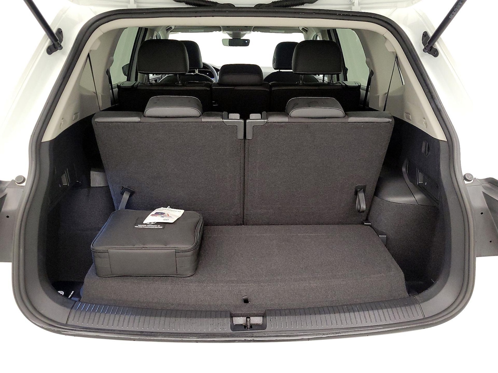 2023 Volkswagen Tiguan SE - Photo 23