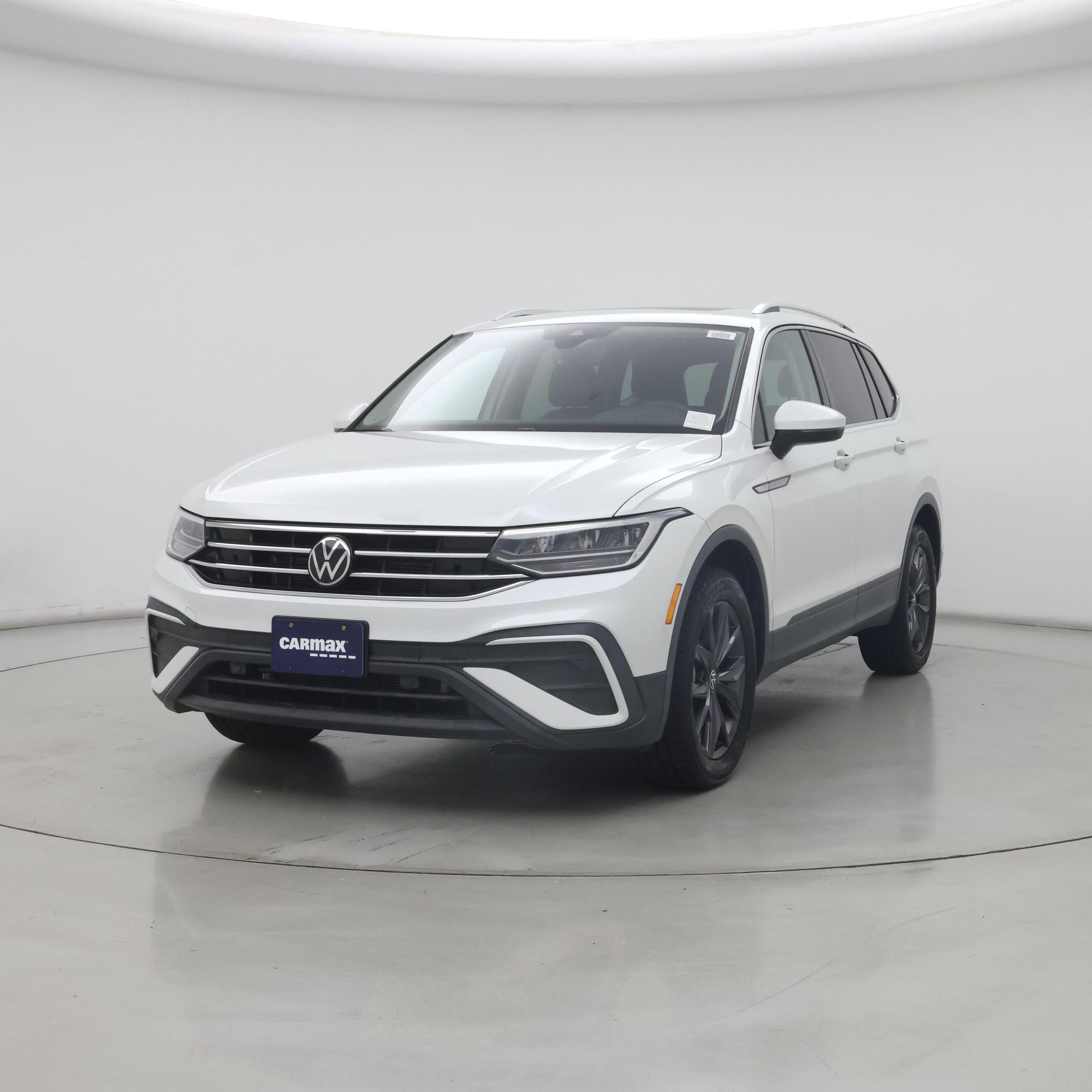 Thumbnail: 2023 Volkswagen Tiguan - 4