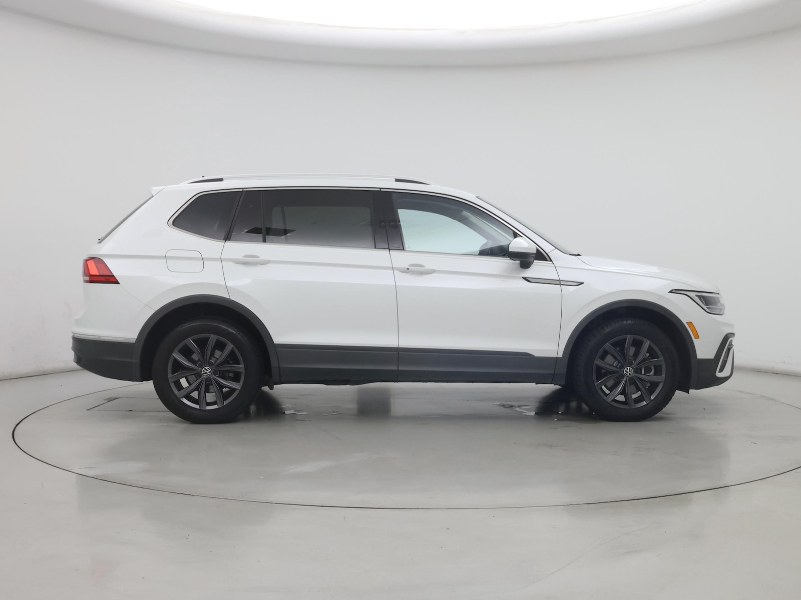 2023 Volkswagen Tiguan SE - Photo 8