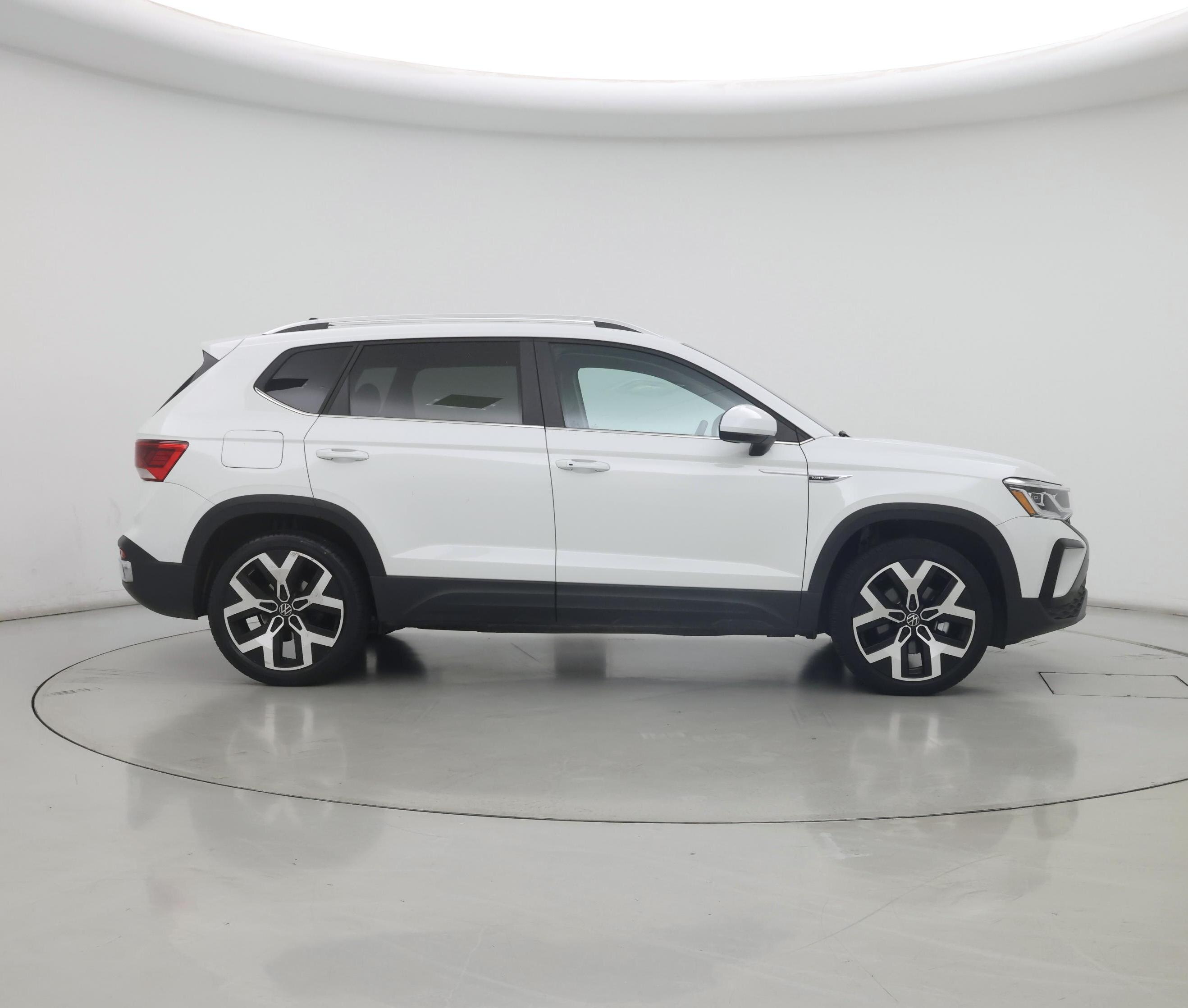 Thumbnail: 2023 Volkswagen Taos - 7