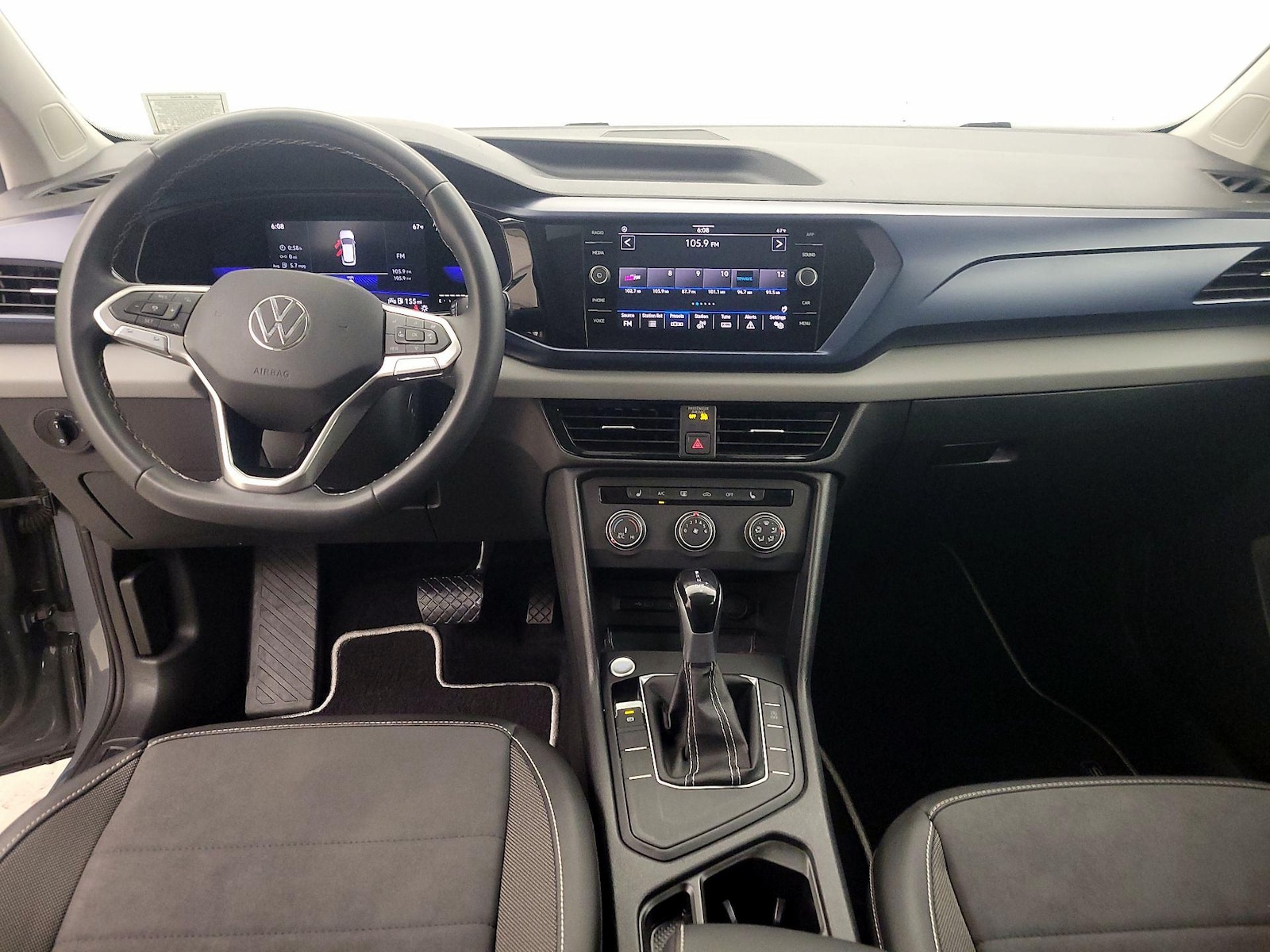 2022 Volkswagen Taos SE - Photo 10