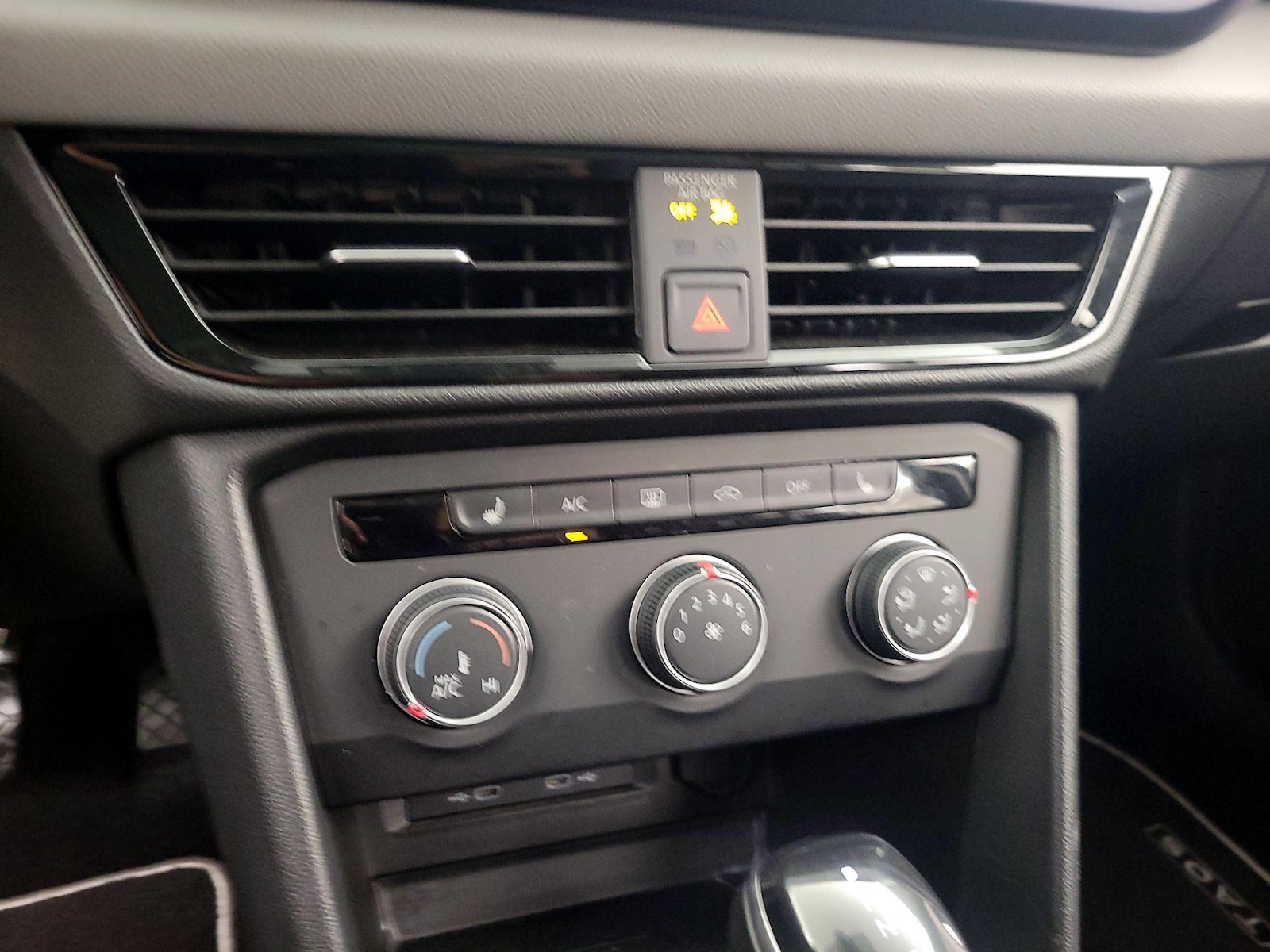 2022 Volkswagen Taos SE - Photo 17
