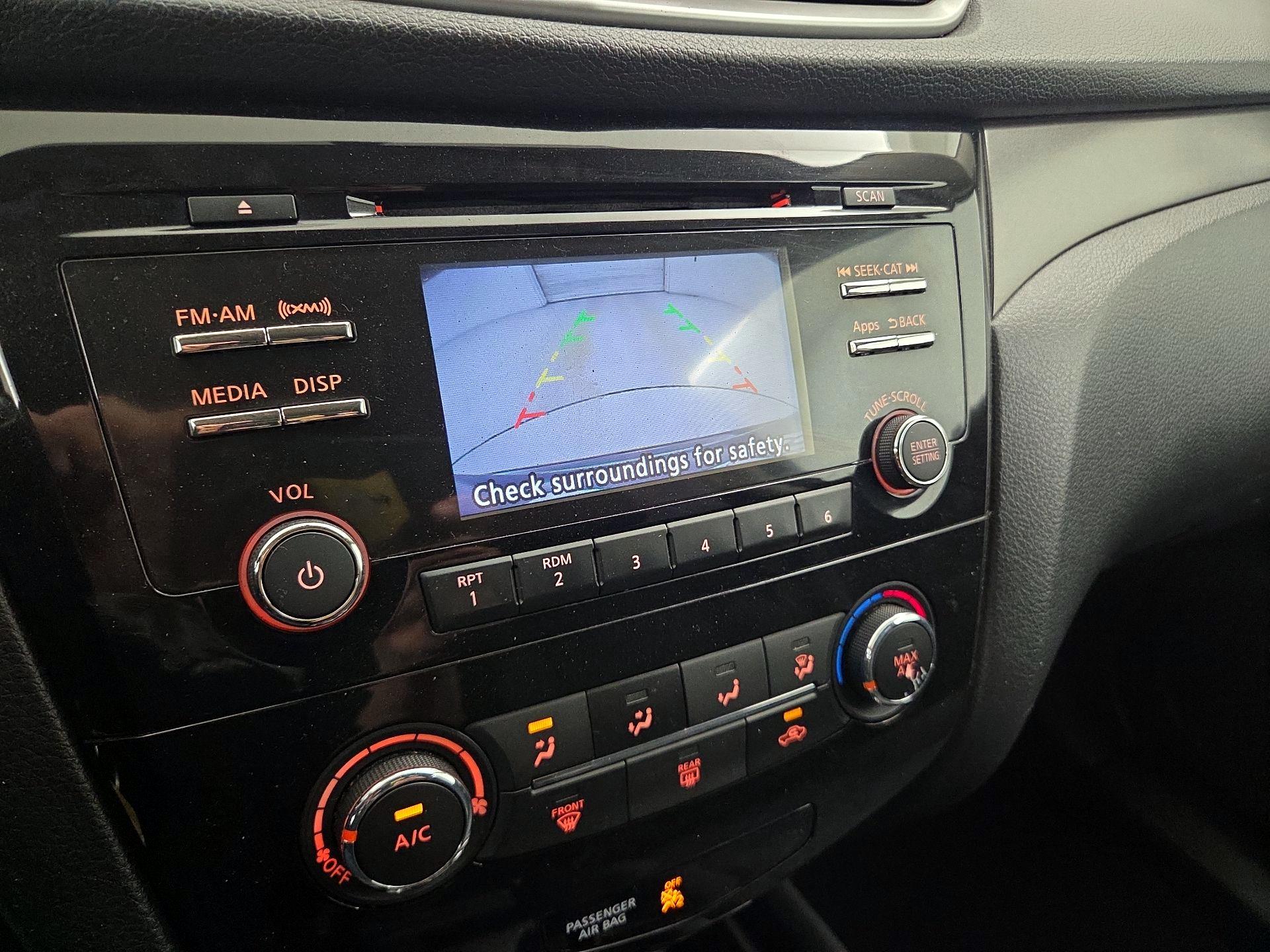 Thumbnail: 2015 Nissan Rogue - 14