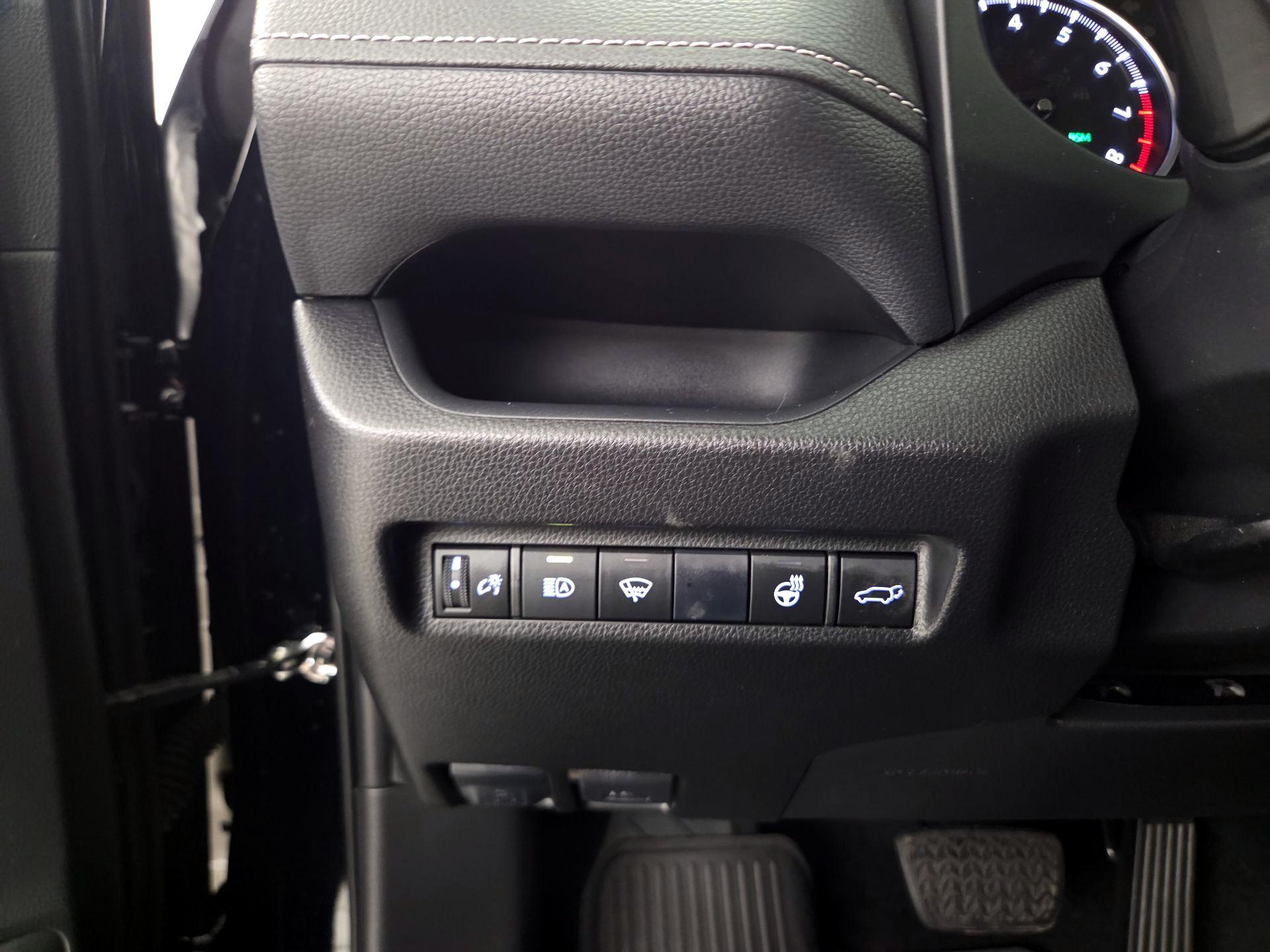 Thumbnail: 2021 Toyota RAV4 - 13
