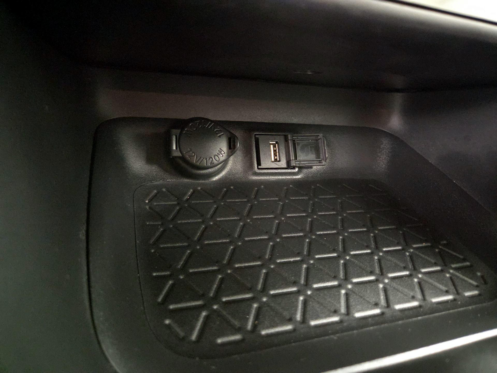 Thumbnail: 2021 Toyota RAV4 - 18