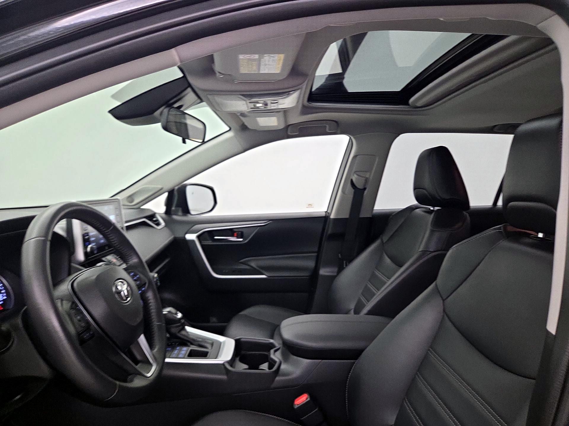Thumbnail: 2021 Toyota RAV4 - 19