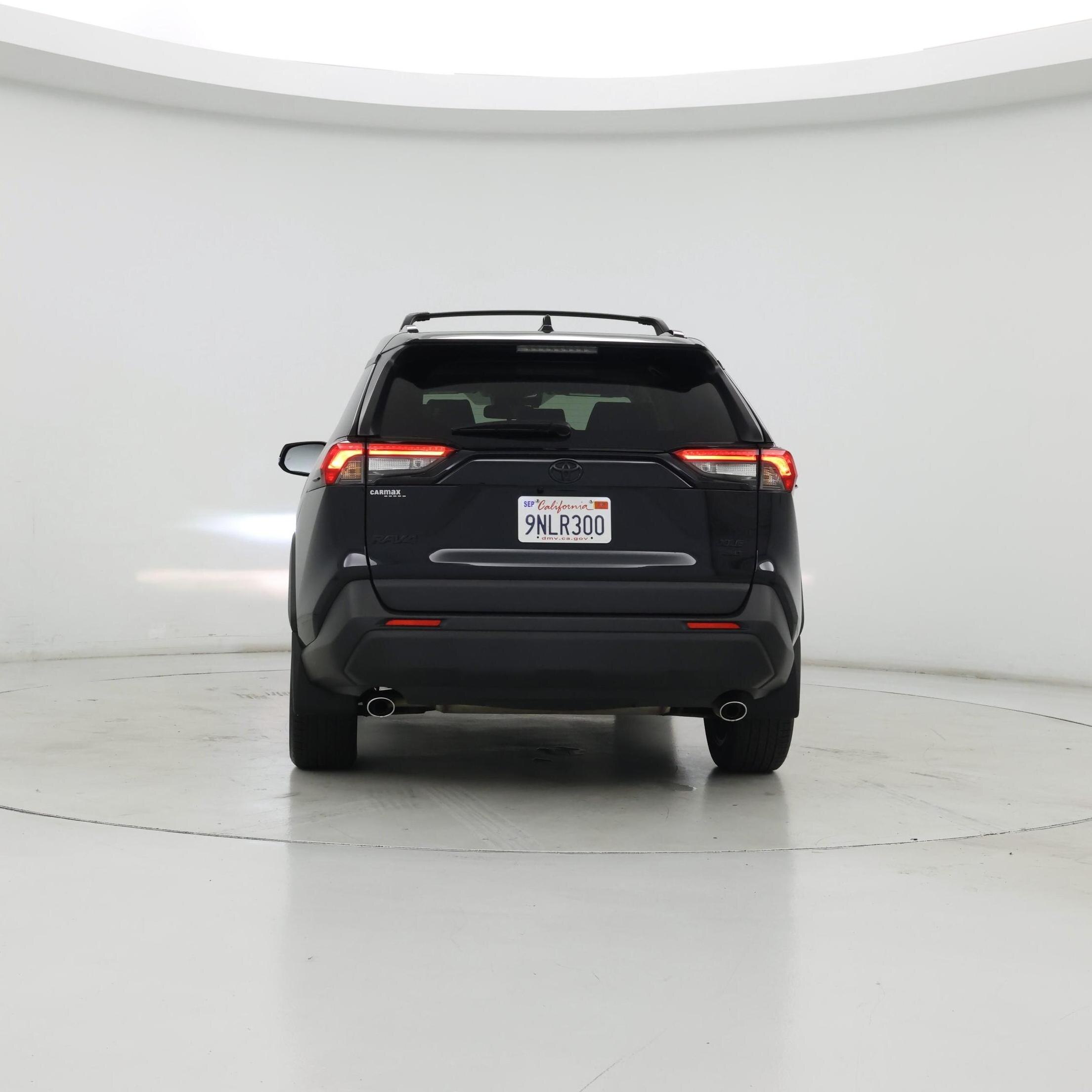 Thumbnail: 2021 Toyota RAV4 - 6