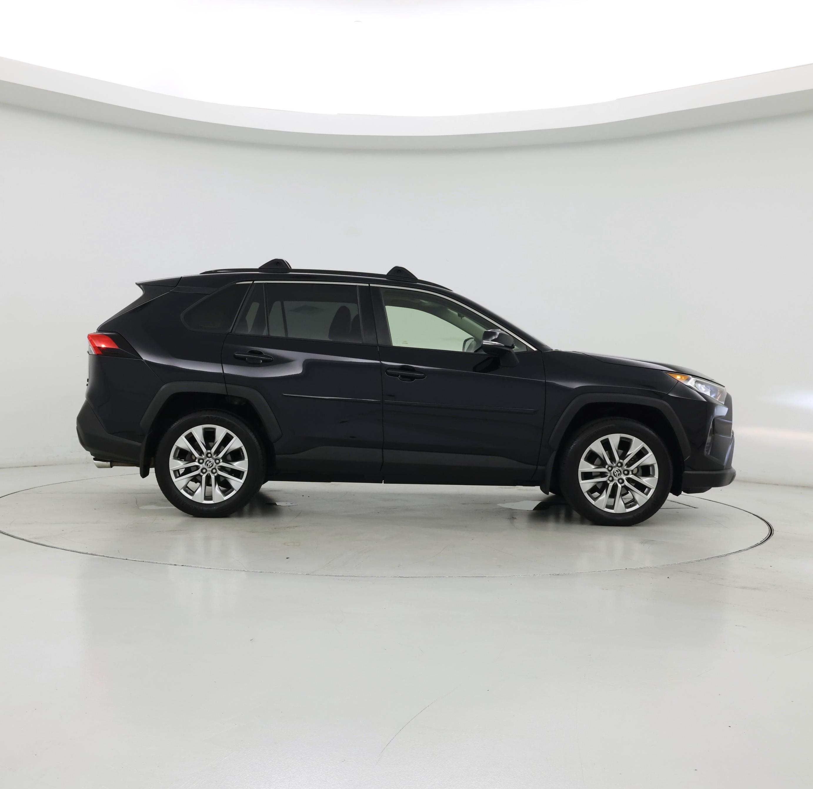 Thumbnail: 2021 Toyota RAV4 - 7