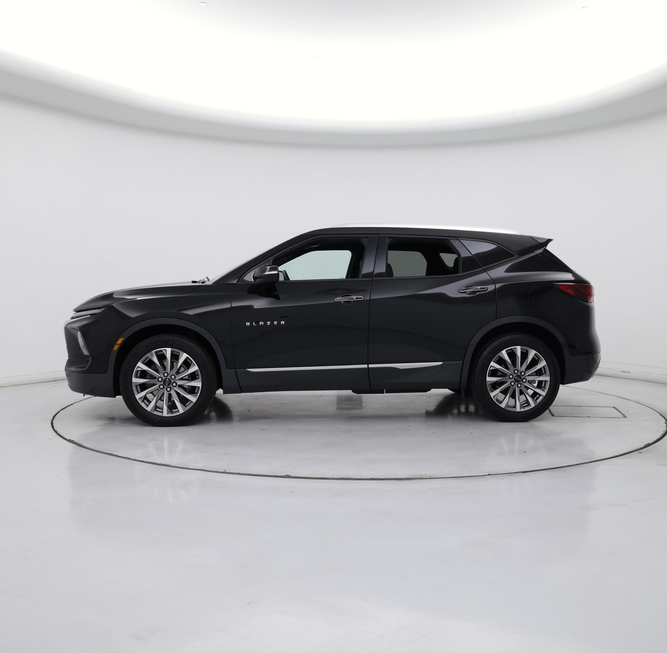 Thumbnail: 2023 Chevrolet Blazer - 3