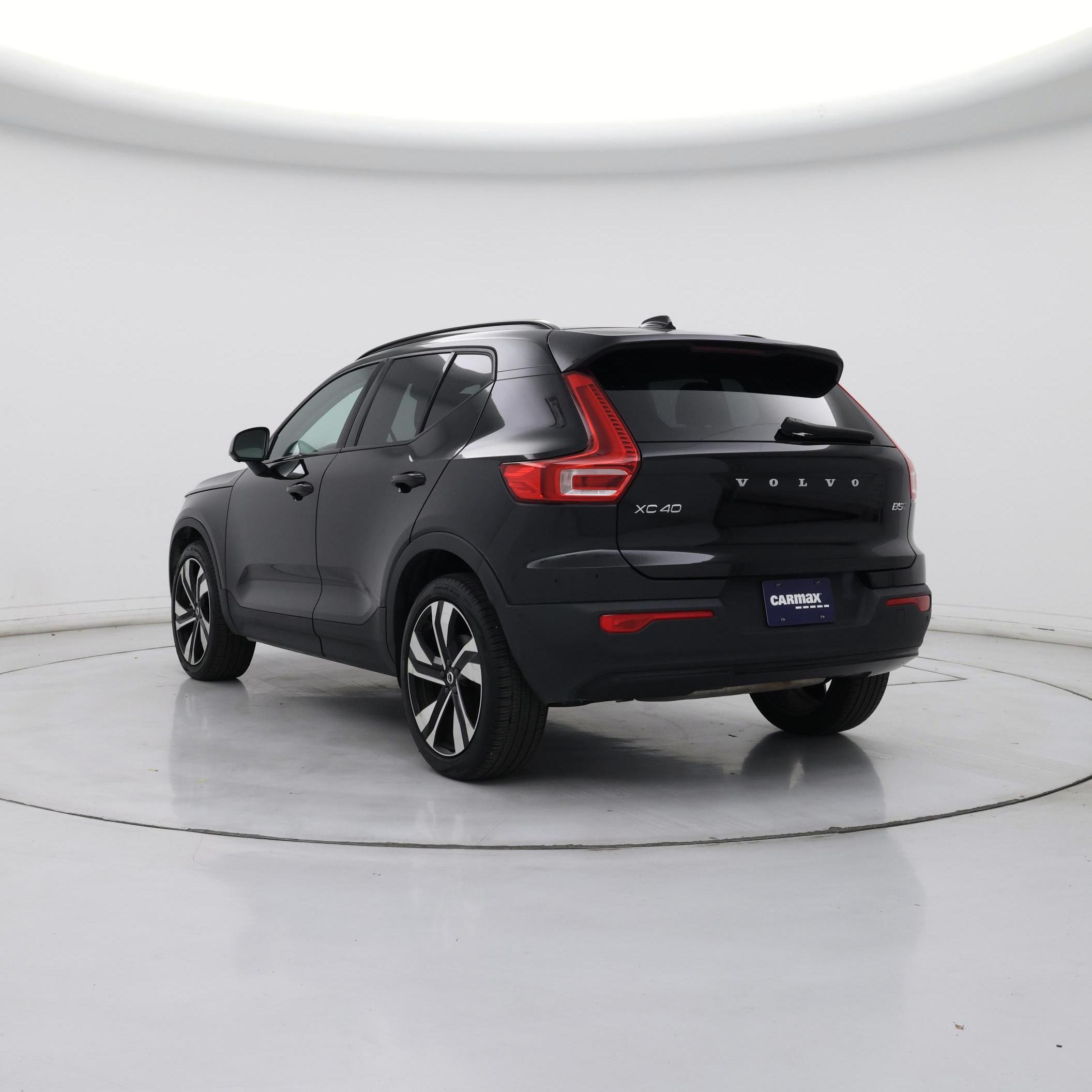 Thumbnail: 2025 Volvo XC40 - 2