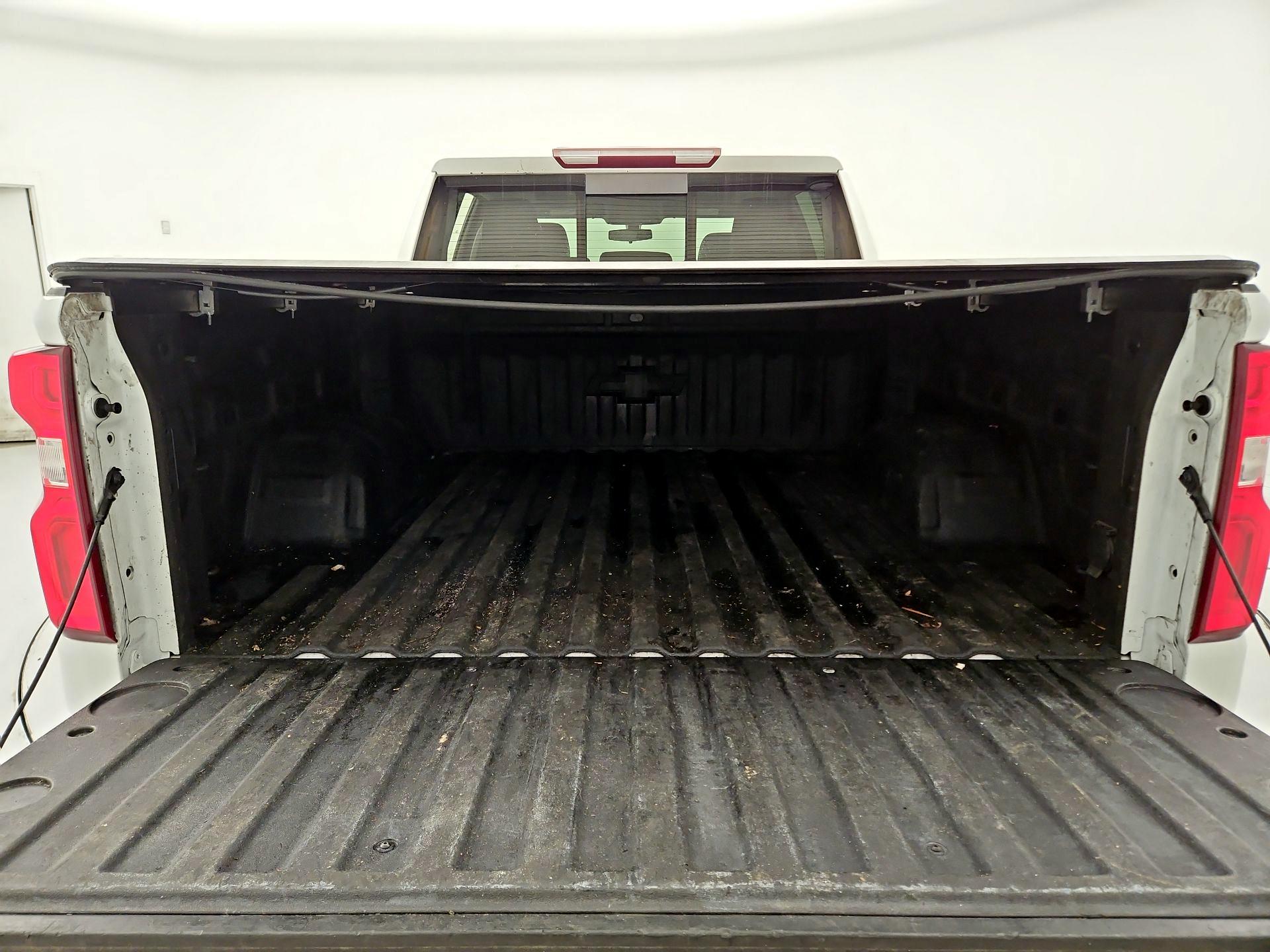 Thumbnail: 2021 Chevrolet Silverado 1500 - 16