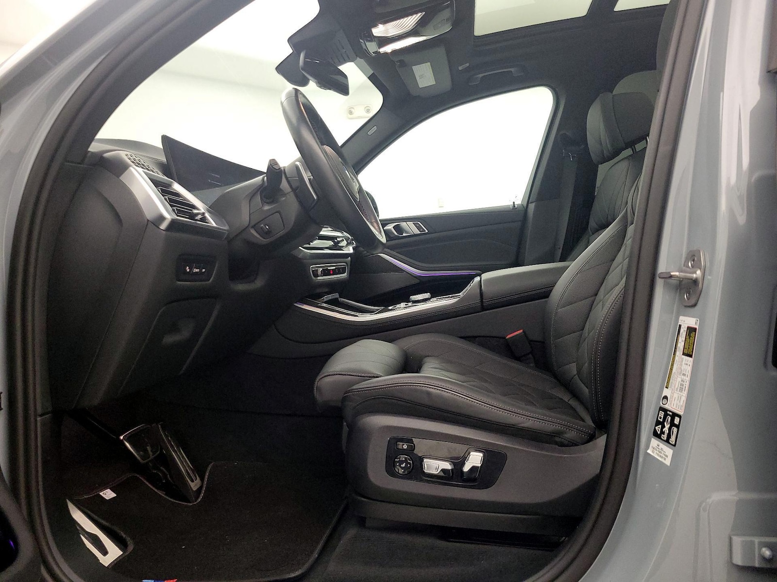 2025 BMW X5 M60i - Photo 12