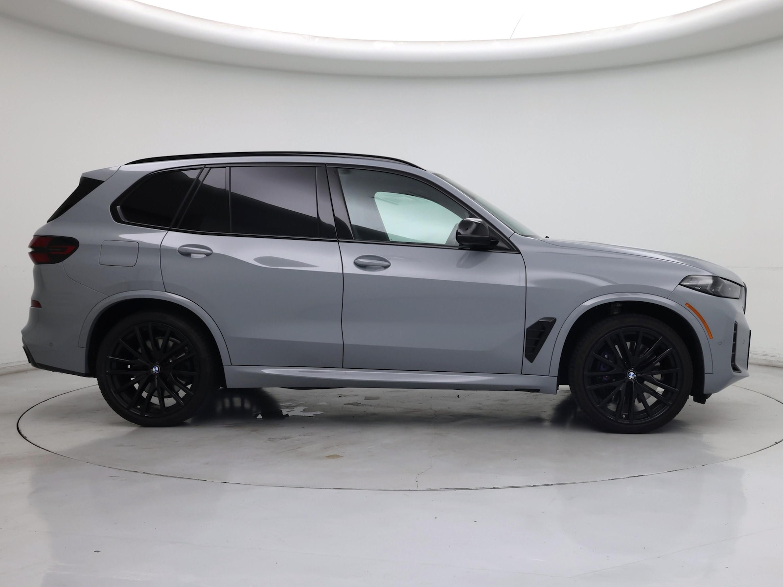 2025 BMW X5 M60i - Photo 8