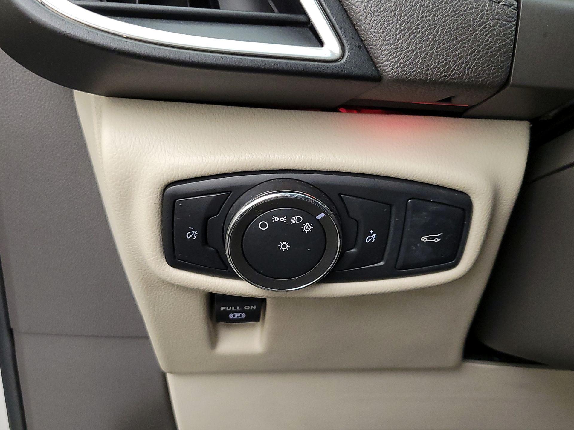 Thumbnail: 2016 Lincoln MKX - 13