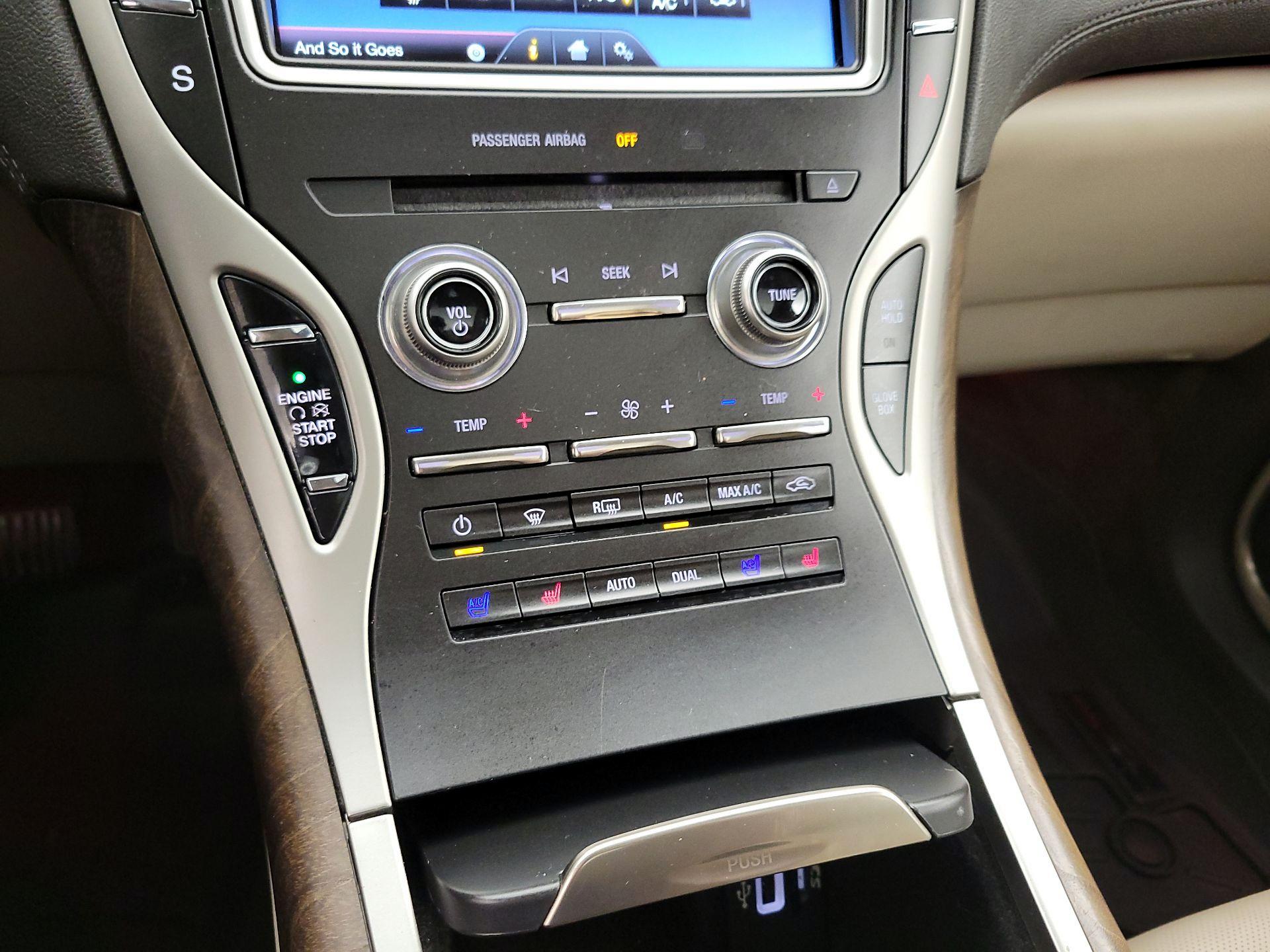 Thumbnail: 2016 Lincoln MKX - 17