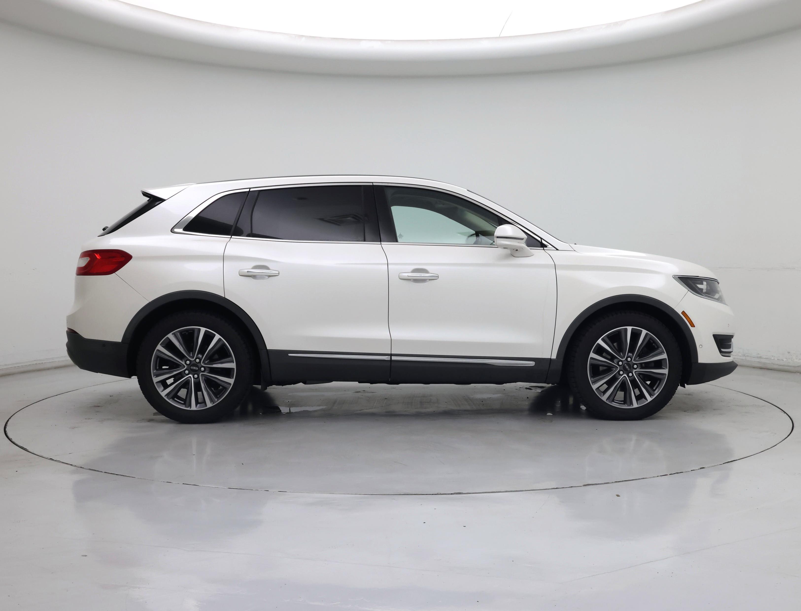 Thumbnail: 2016 Lincoln MKX - 7