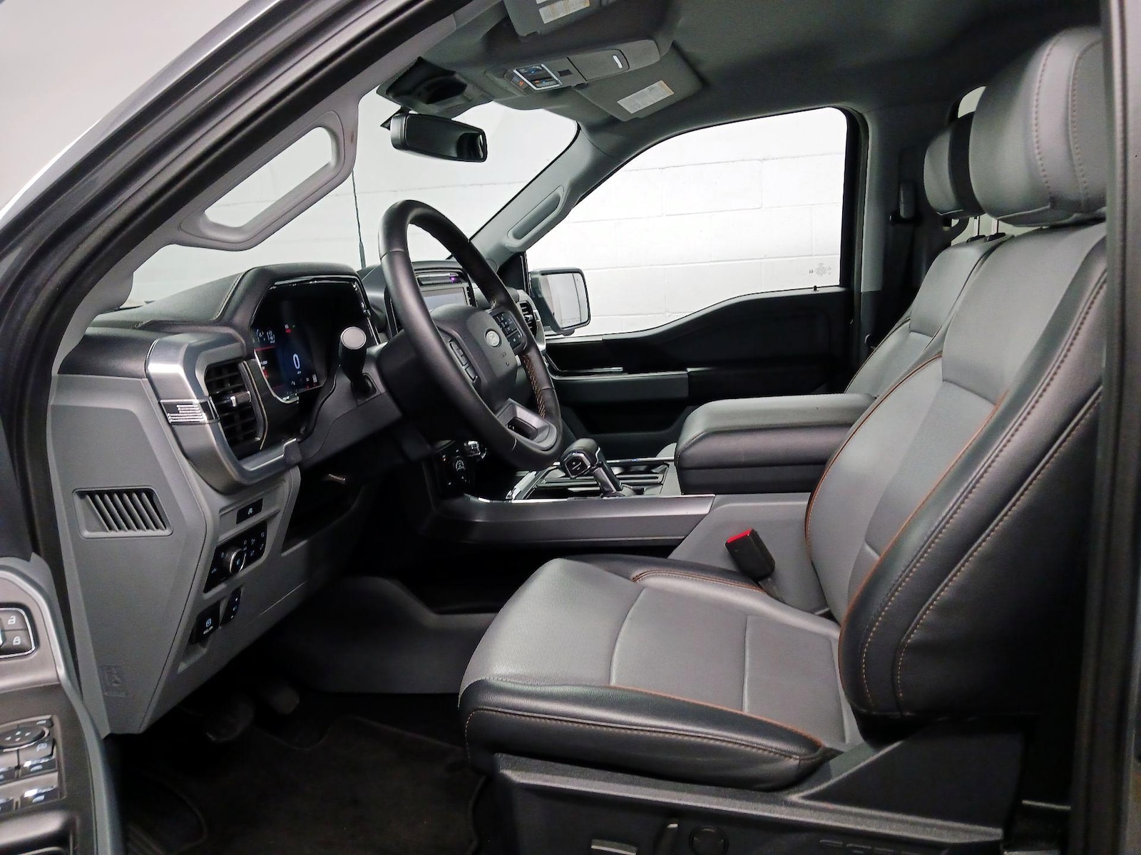 2025 Ford F-150 Lariat - Photo 12