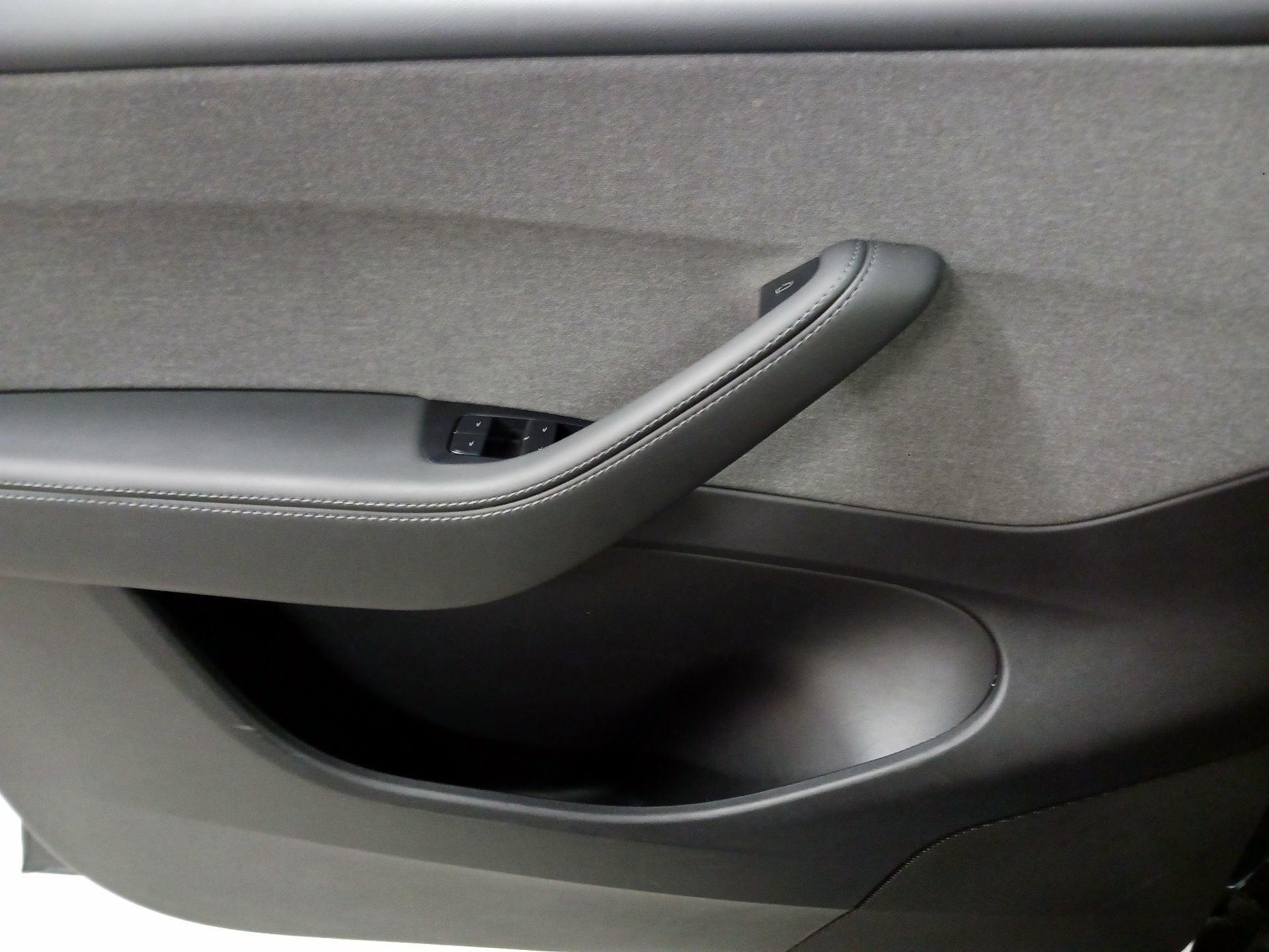Thumbnail: 2026 Tesla Model Y - 12