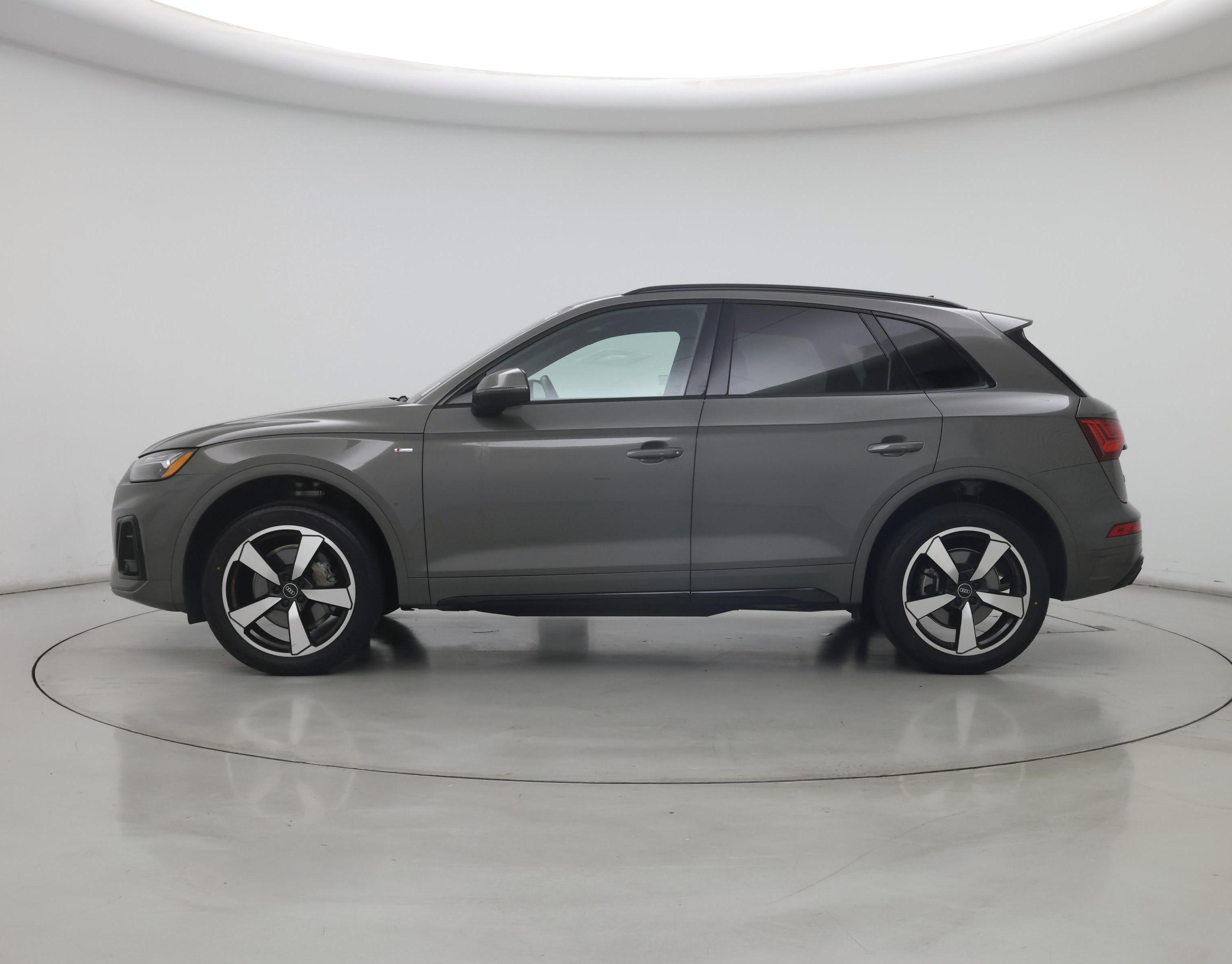 Thumbnail: 2023 Audi Q5 - 3