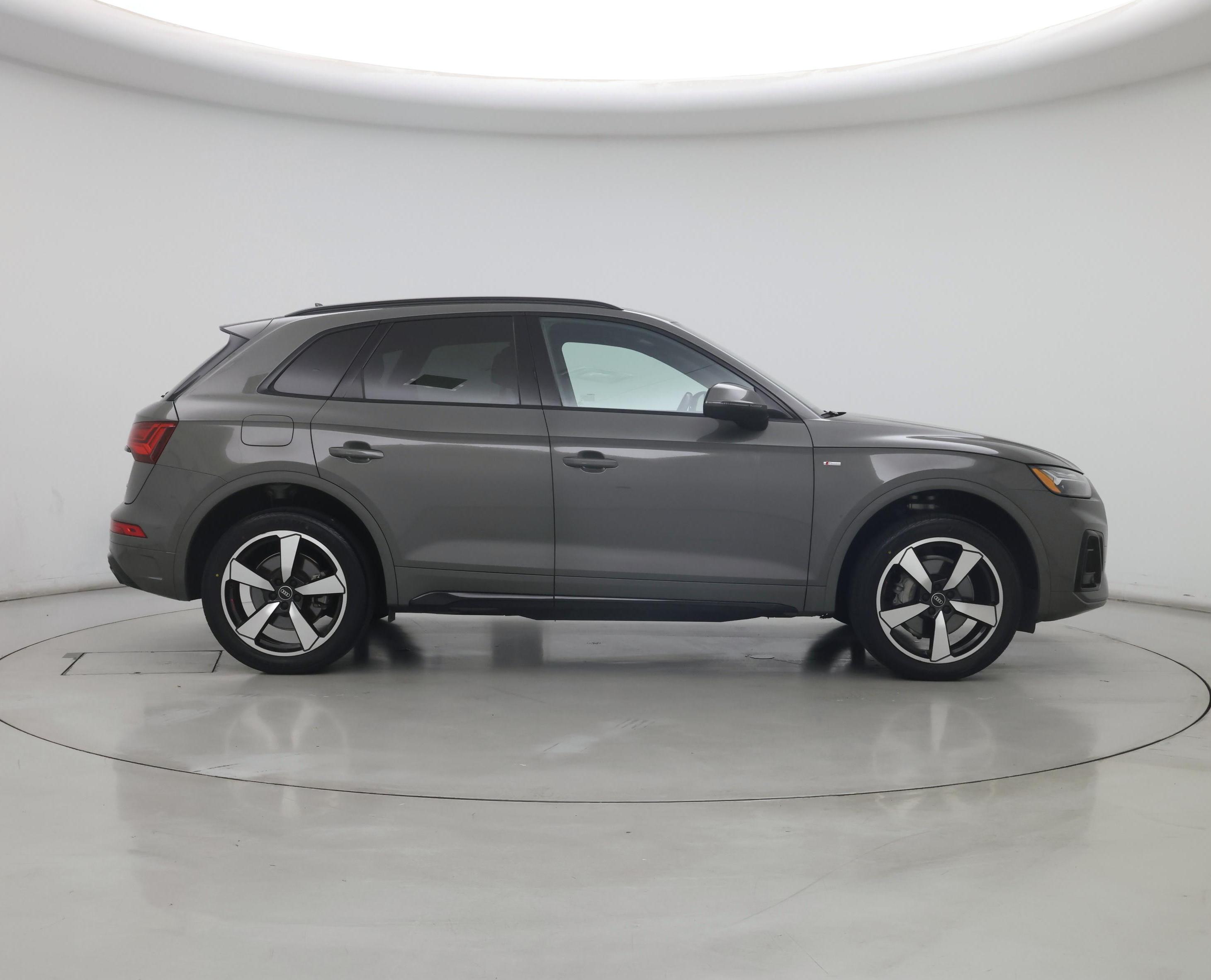 Thumbnail: 2023 Audi Q5 - 7