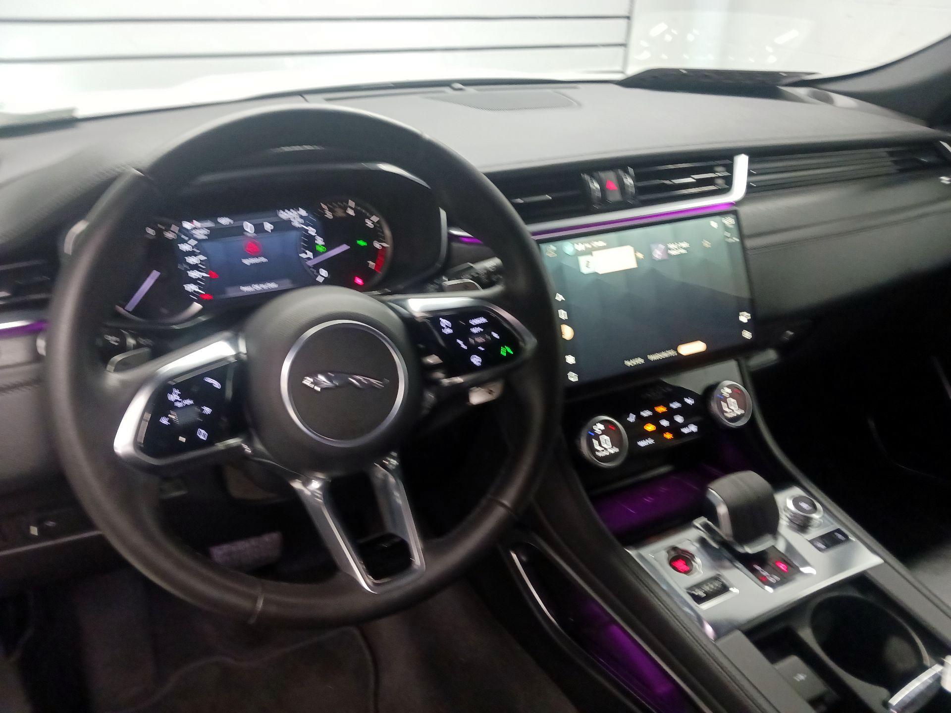 Thumbnail: 2023 Jaguar F-Pace - 9