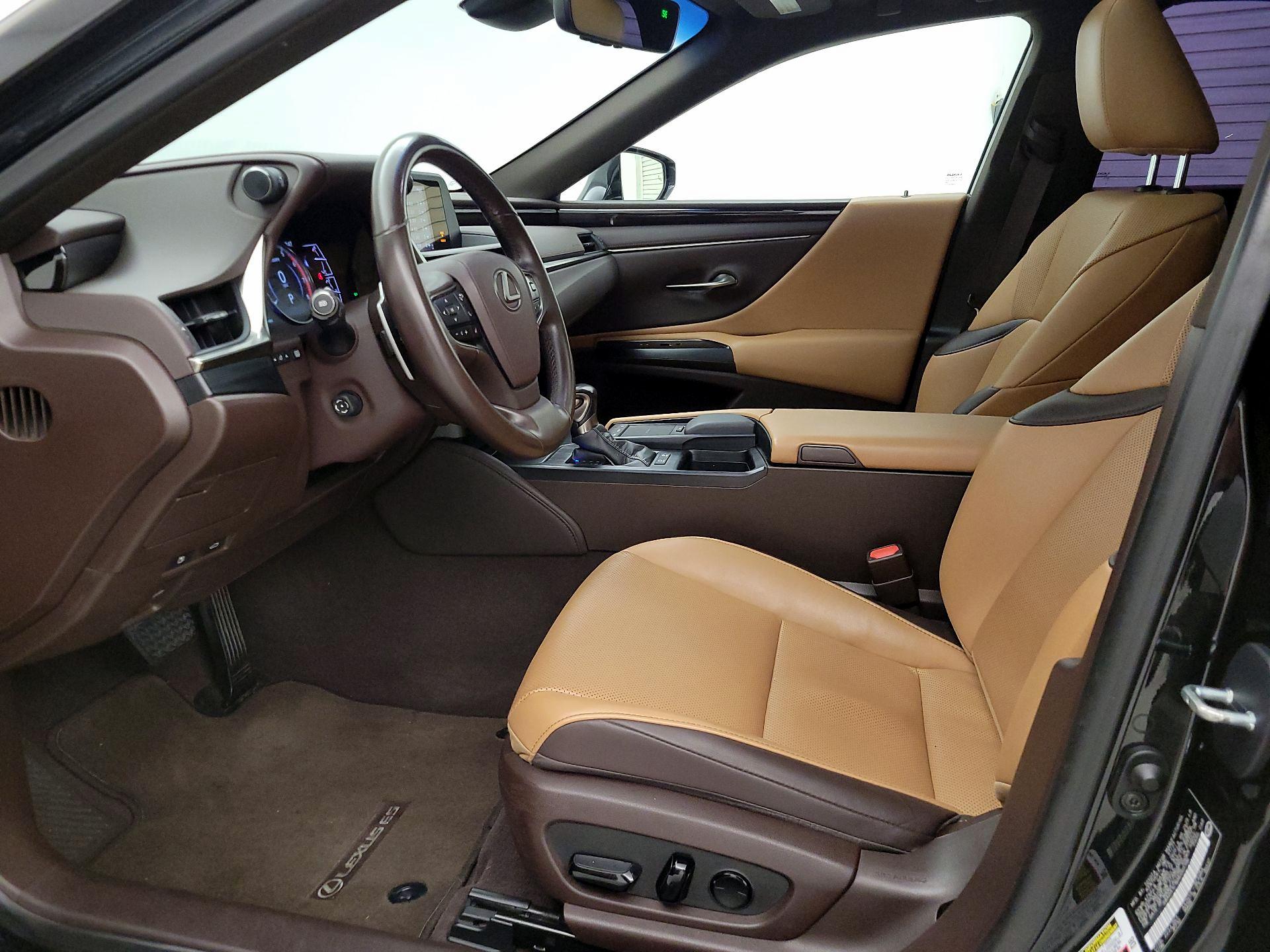 Thumbnail: 2021 Lexus ES - 11