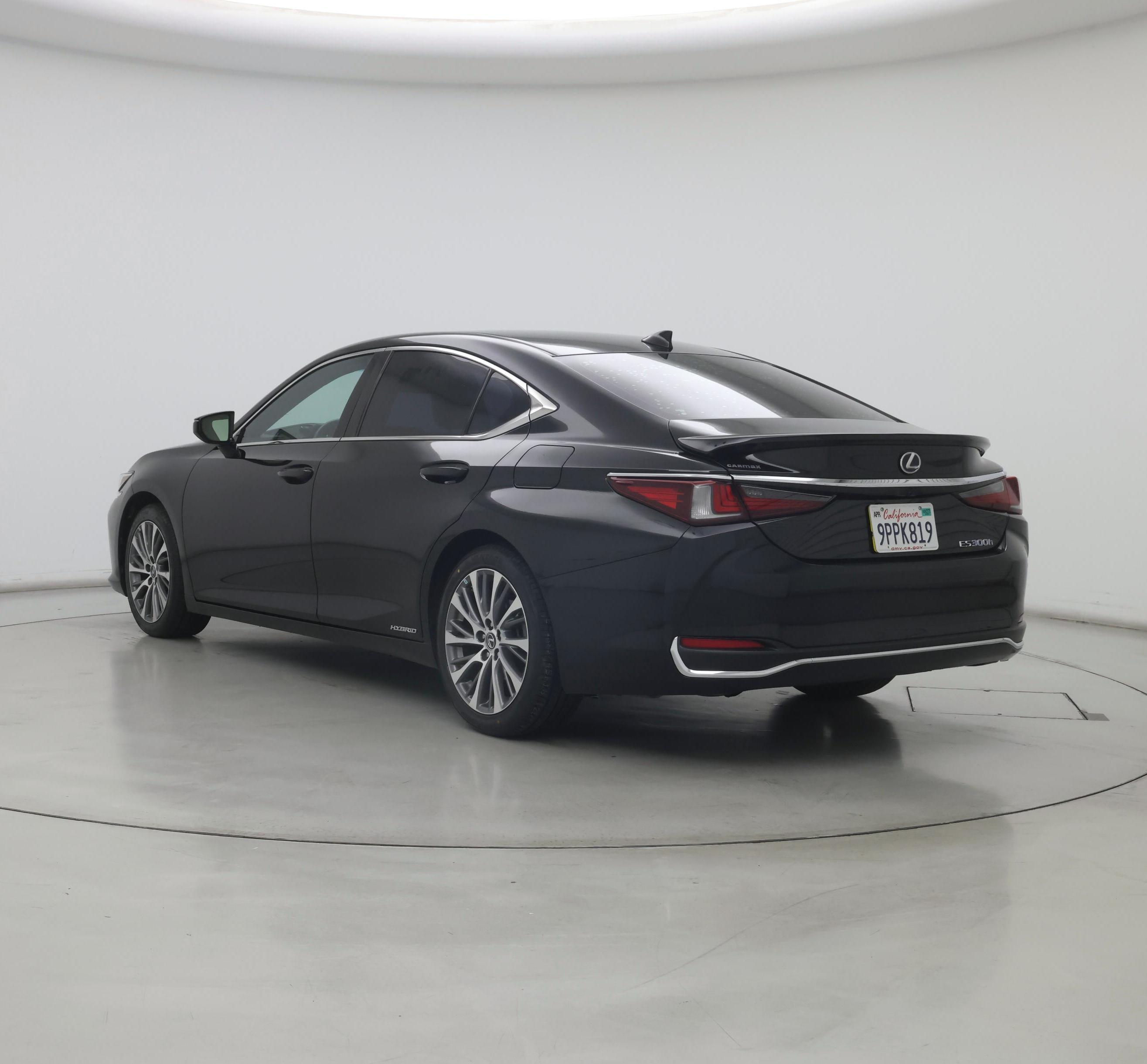 Thumbnail: 2021 Lexus ES - 2